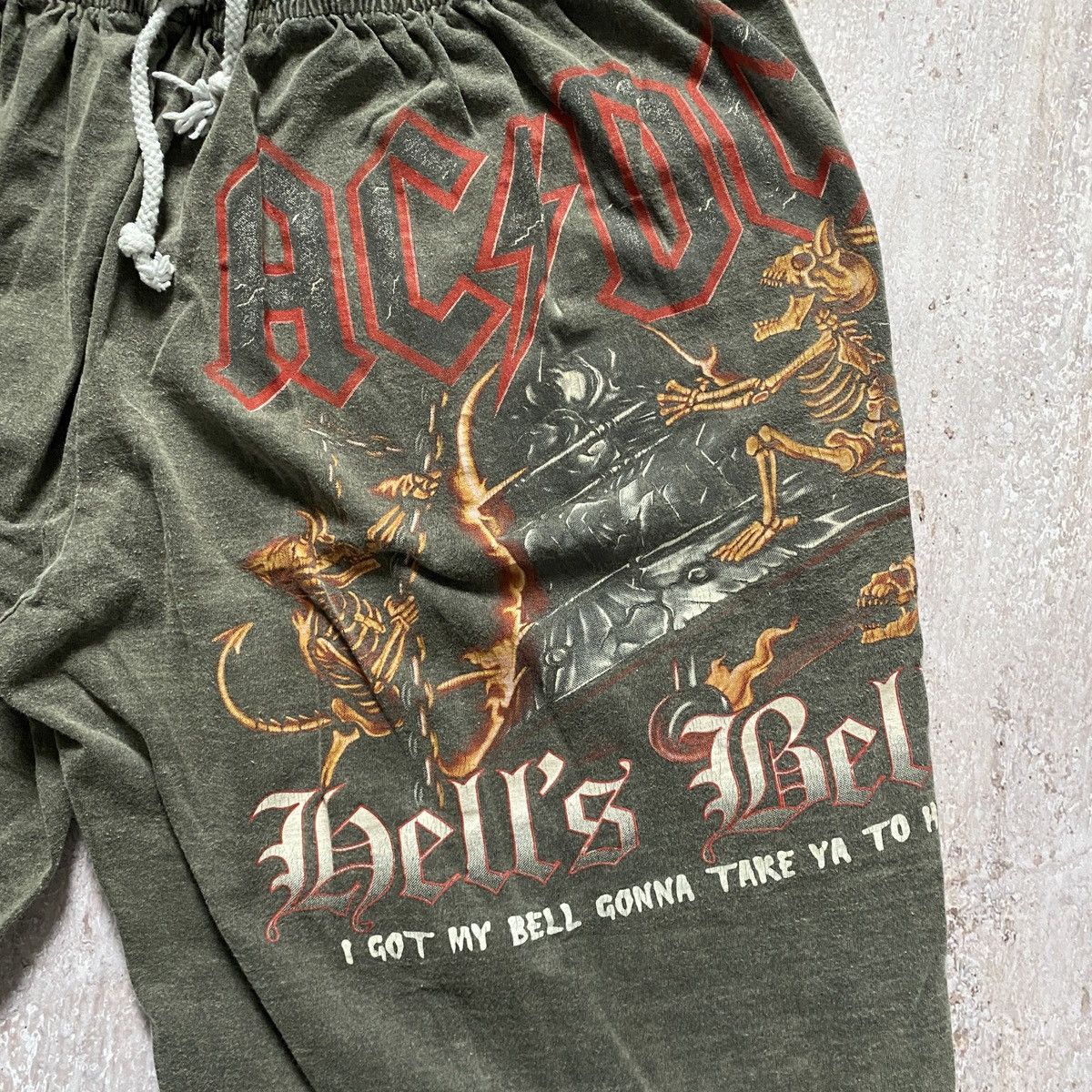 Band Tees × Vintage VINTAGE 90S AMAZING FADED AC/DC BAND SHORTS 278 Size US 34 / EU 50 - 6 Thumbnail