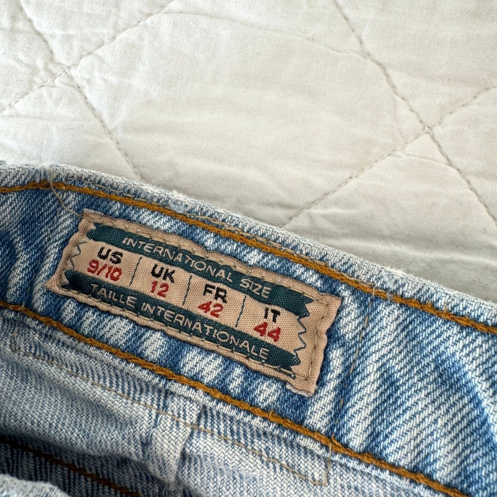 Express VINTAGE EXP Jeans by Express High Rise Tapered Mom Jeans Light Wash 9/10 Womens Size 32" / US 10 / IT 46 - 5 Thumbnail