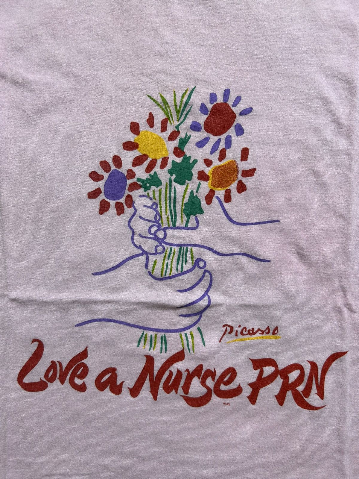 Vintage Vintage 90s Picasso Love a Nurse Pink Art Tee Flowers Single Size US L / EU 52-54 / 3 - 2 Thumbnail