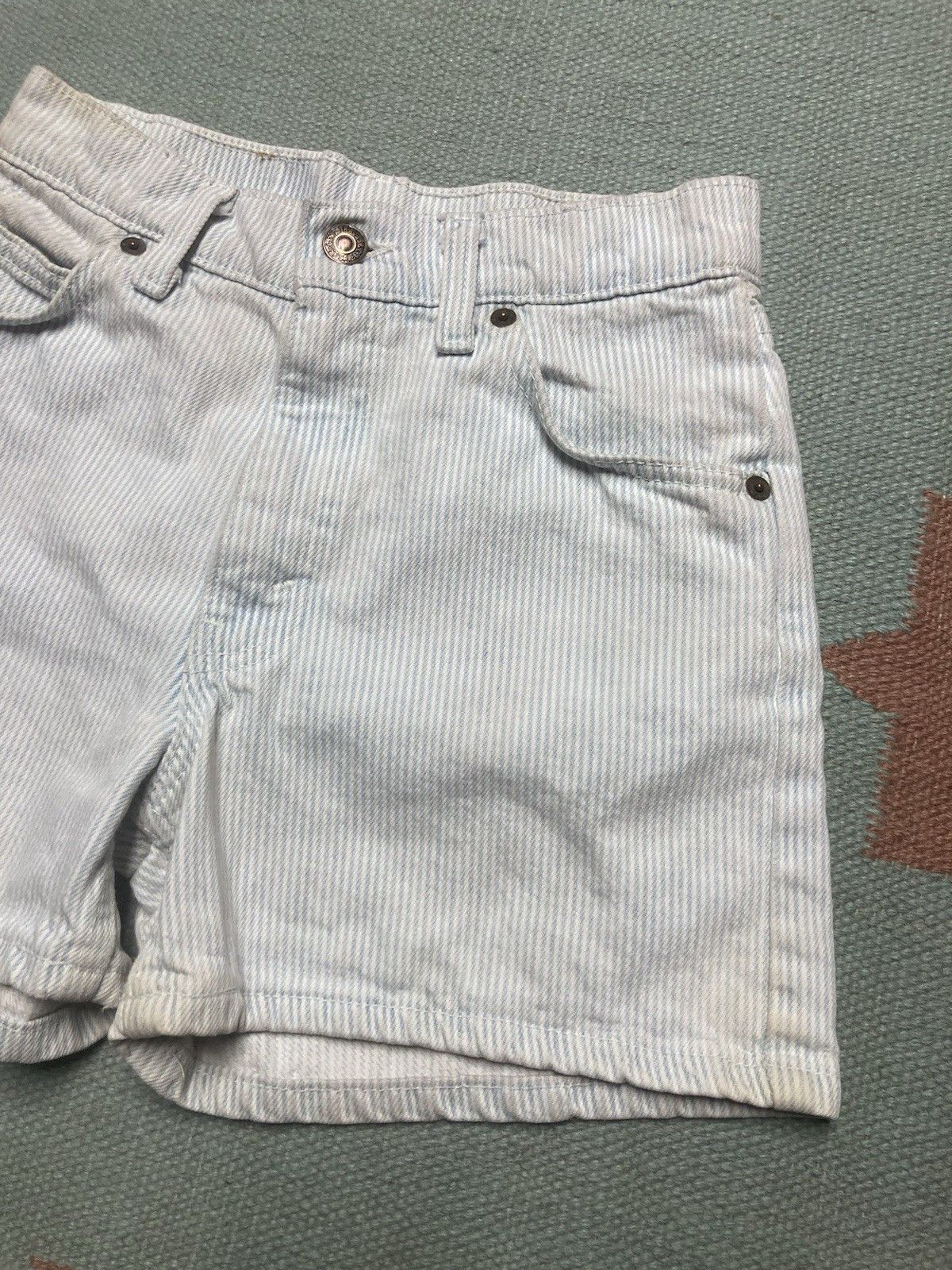 Vintage 90s Levi’s shorts striped jorts USA women’s 12 24” waist Size 24" / US 00 / IT 34 - 3 Thumbnail