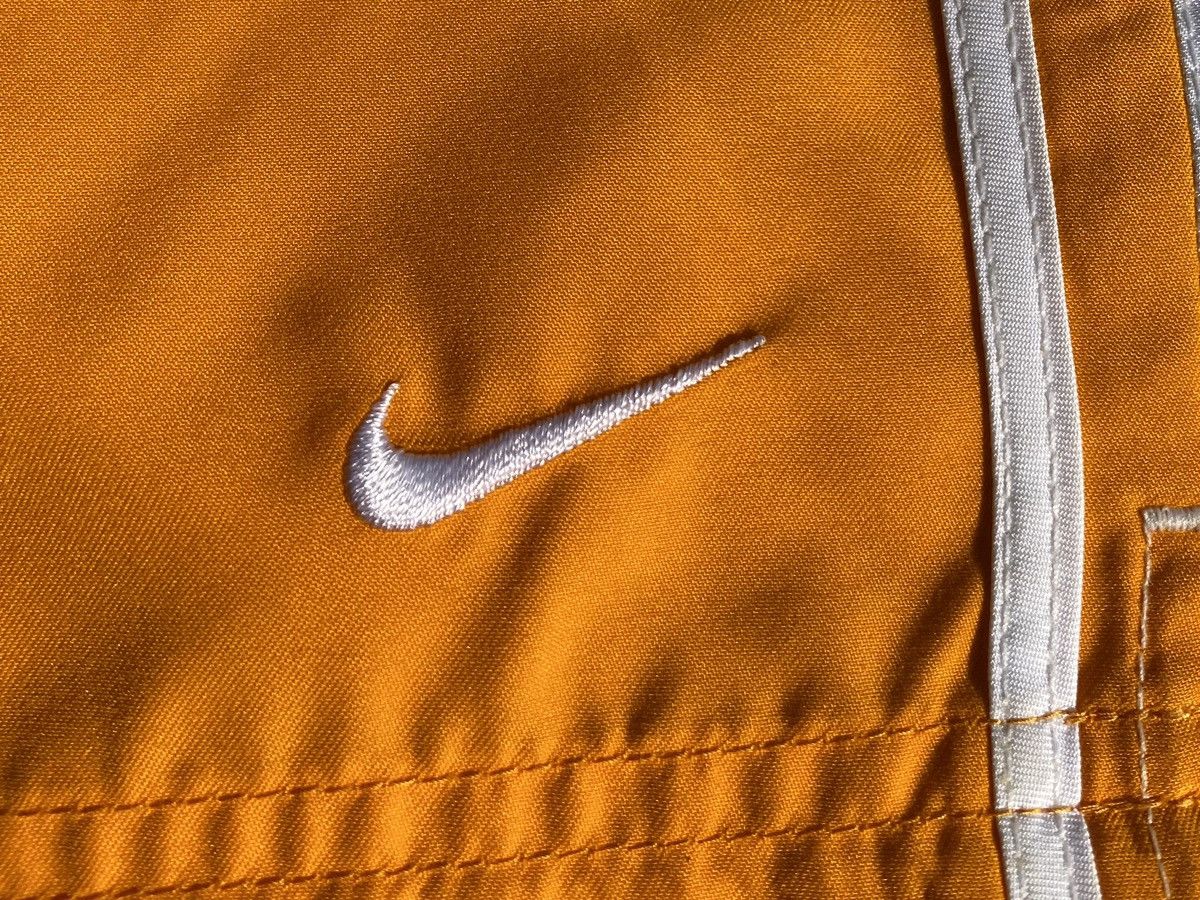 Nike Vintage Y2K Nike Swoosh Orange & White Athletic Shorts Size 30" / US 8 / IT 44 - 2 Thumbnail