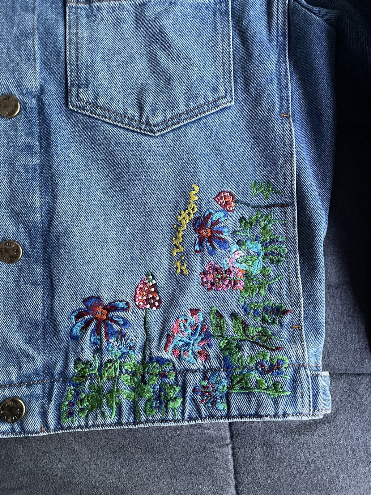 Louis Vuitton Louis Vuitton Floral Embroidered Denim Jacket Size US M / EU 48-50 / 2 - 5 Thumbnail