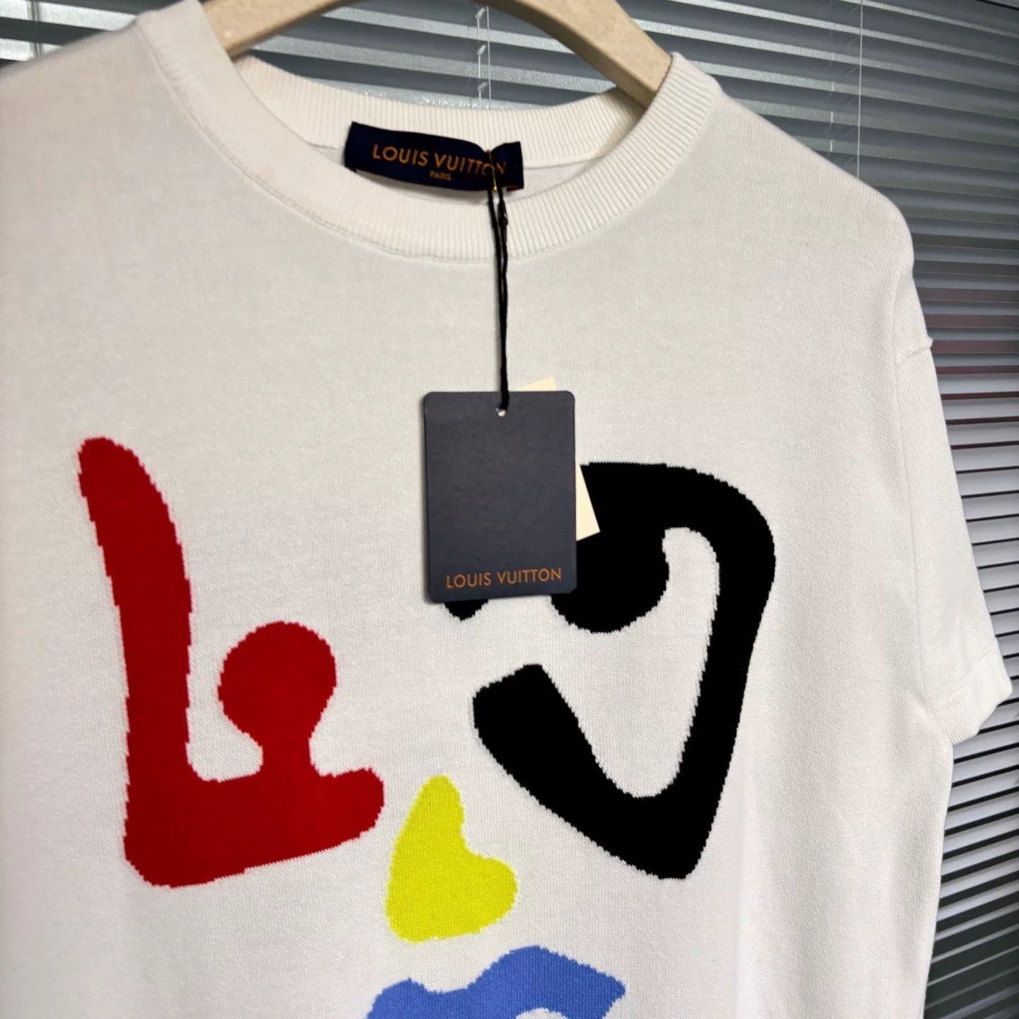 Louis Vuitton Louis Vuitton Short Sleeve Graffiti Logo T-Shirt Size US S / EU 44-46 / 1 - 2 Thumbnail