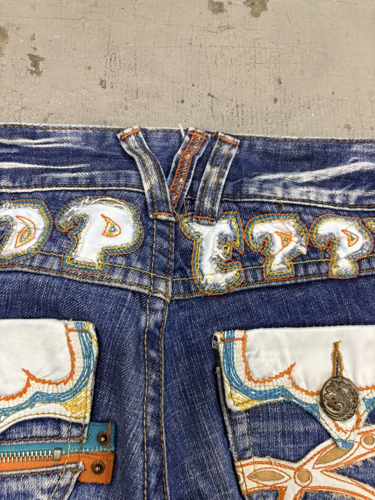 If Six Was Nine Vintage Red pepper flared embroidered fading jeans Size US 29 - 13 Thumbnail