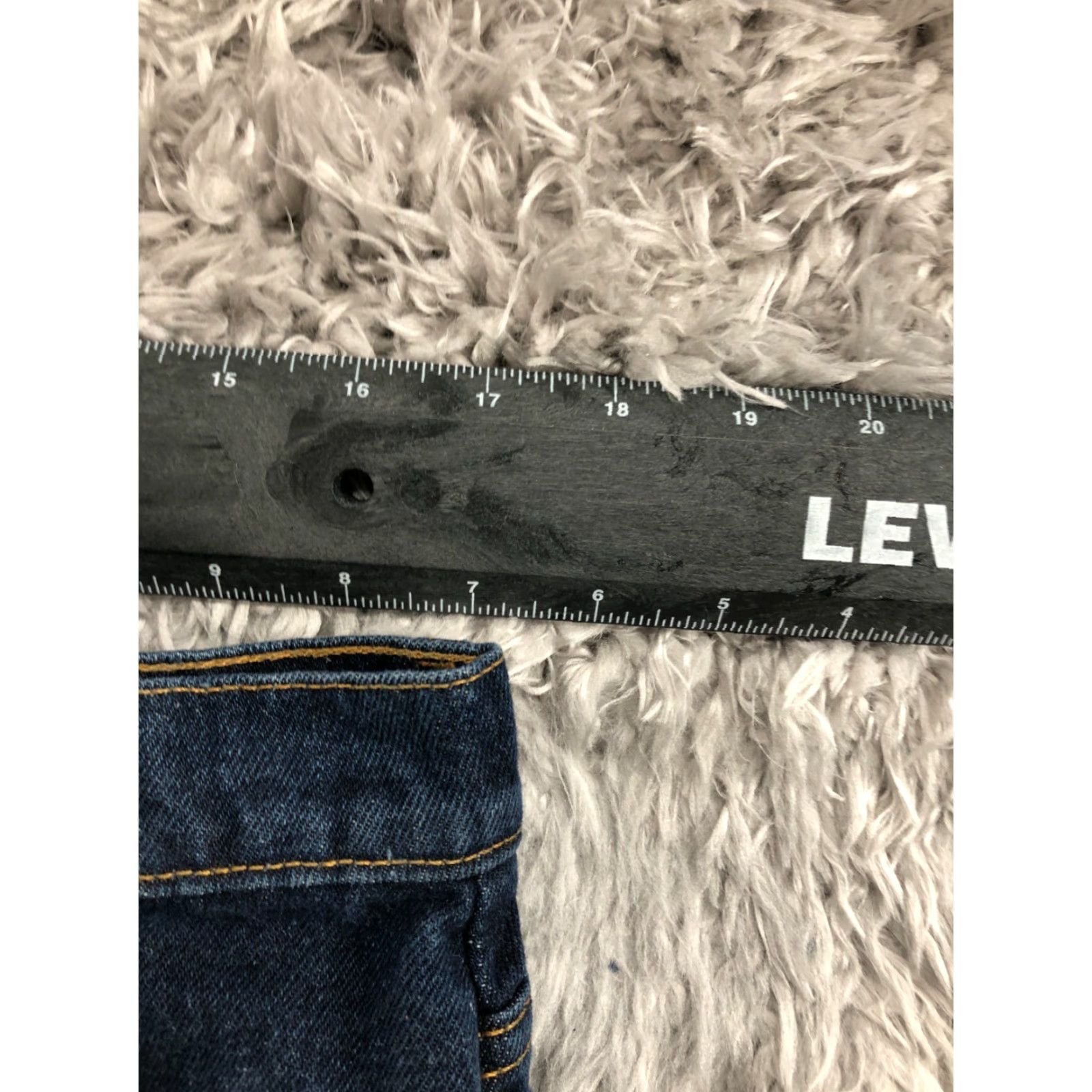 Levi's Levi's Regular Fit Boyfriend Shorts Womens Size 14 Mid Rise Dark Wash Blue Denim 5-Pocket Logo Casual Summer Womens Size 36" / US 14 / IT 50 - 2 Thumbnail