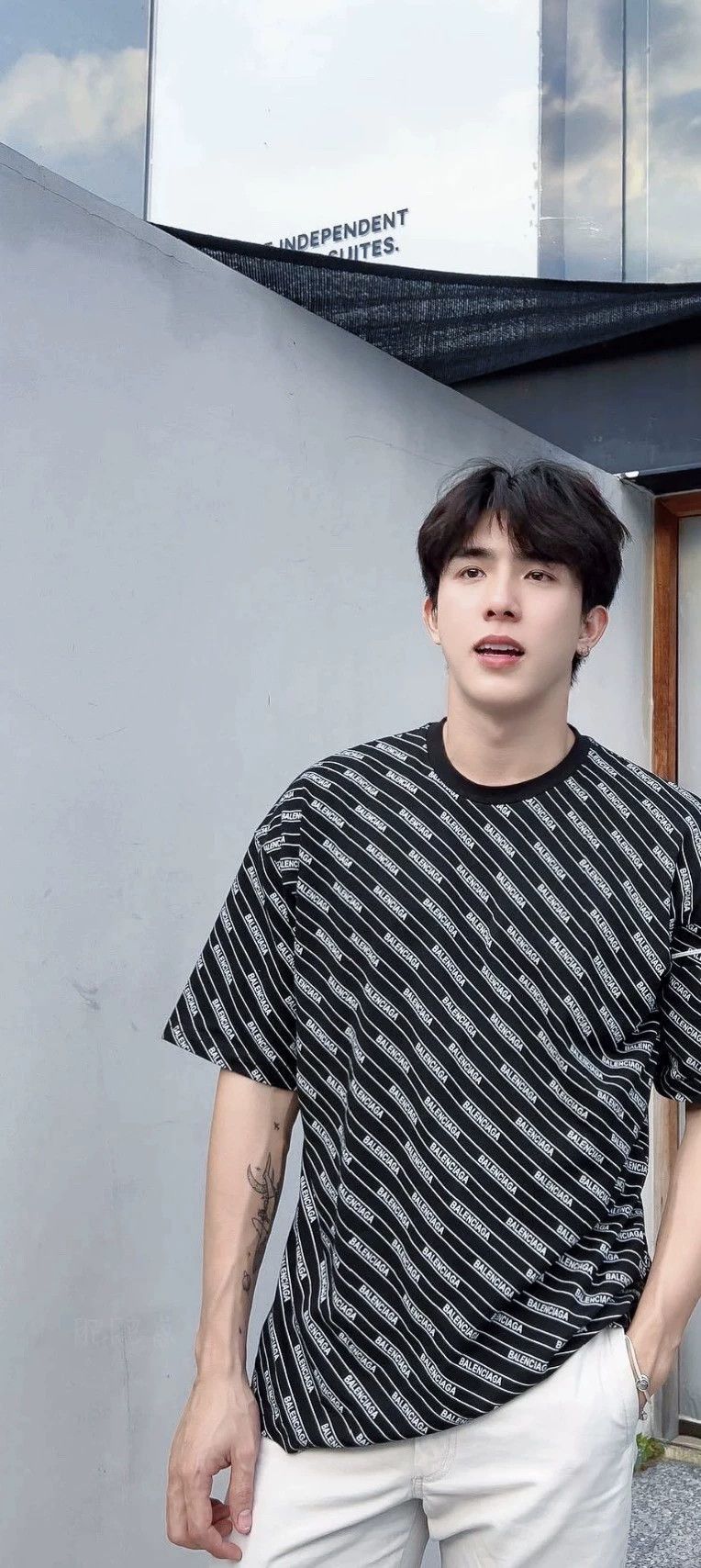 Balenciaga Balenciaga Black barrage full print letter logo short-slee Size US XS / EU 42 / 0 - 7 Thumbnail
