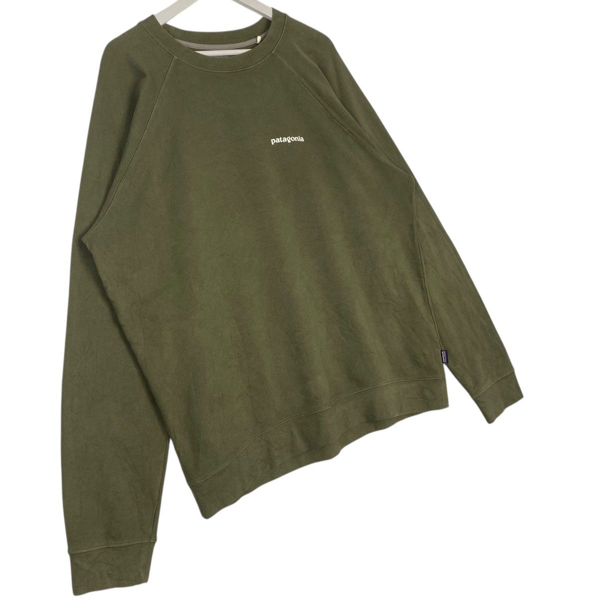 Other Vintage Patagonia Sweatshirt Crewneck Back Hit Olive Green Size US L / EU 52-54 / 3 - 3 Thumbnail