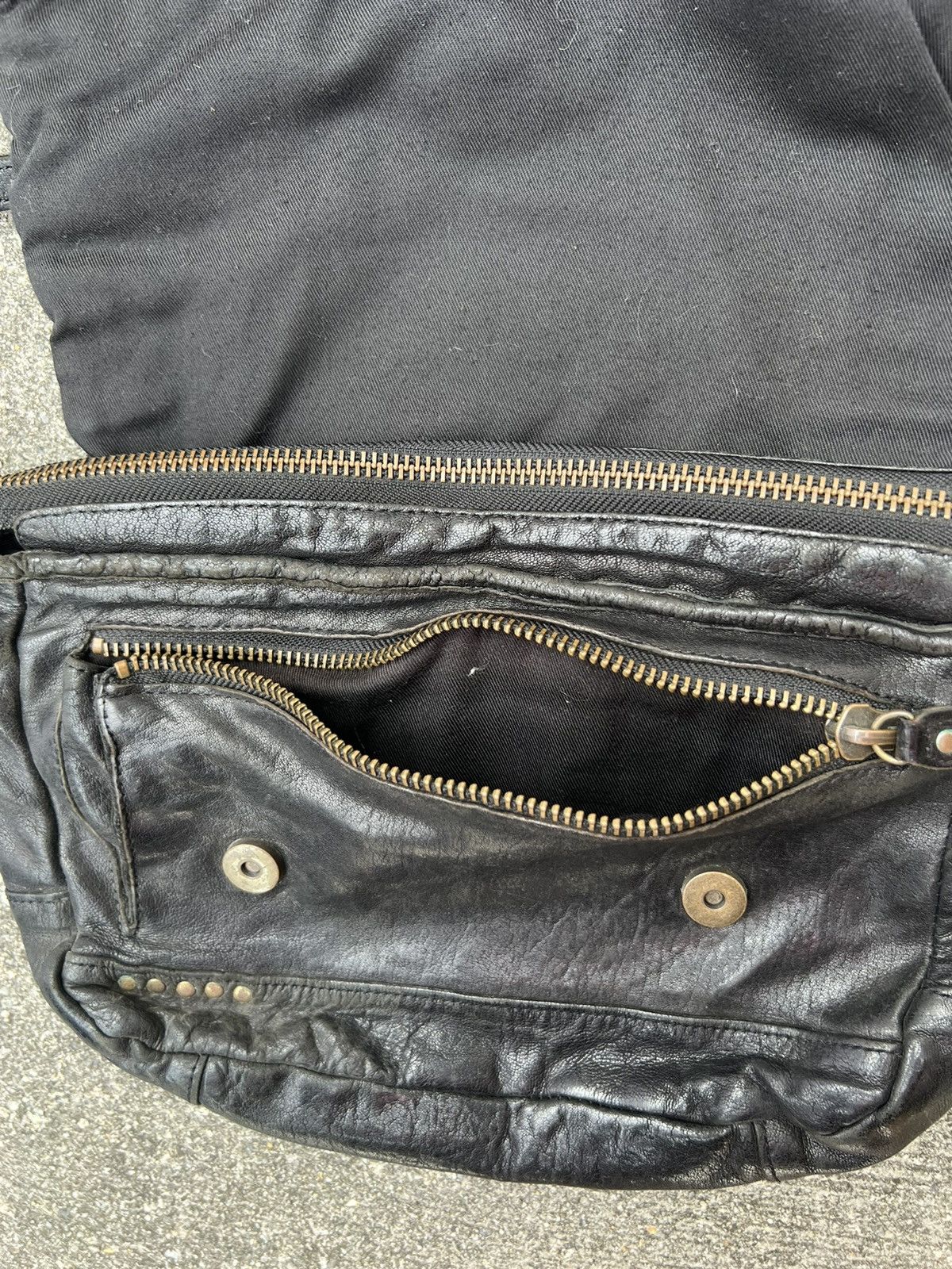 Creed × Japanese Brand Creed Japan Black Patina Leather Sling Bag Size ONE SIZE - 13 Thumbnail