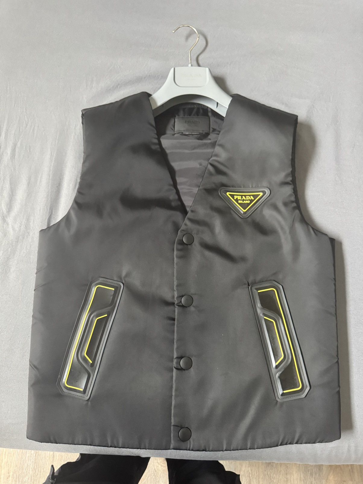 Prada 100% AUTHENTIC PRADA NYLON VEST BLACK/YELLOW SZ 48 (US M/L) Size US L / EU 52-54 / 3 - 1 Thumbnail