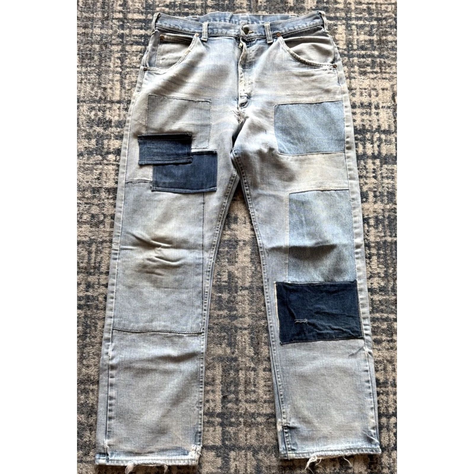 Lee VINTAGE Lee Riders Denim Jeans 70s Distressed Patchwork 33W 31L Blue Scovill Zipper Mens/Boys Jeans Size US 33 - 2 Thumbnail