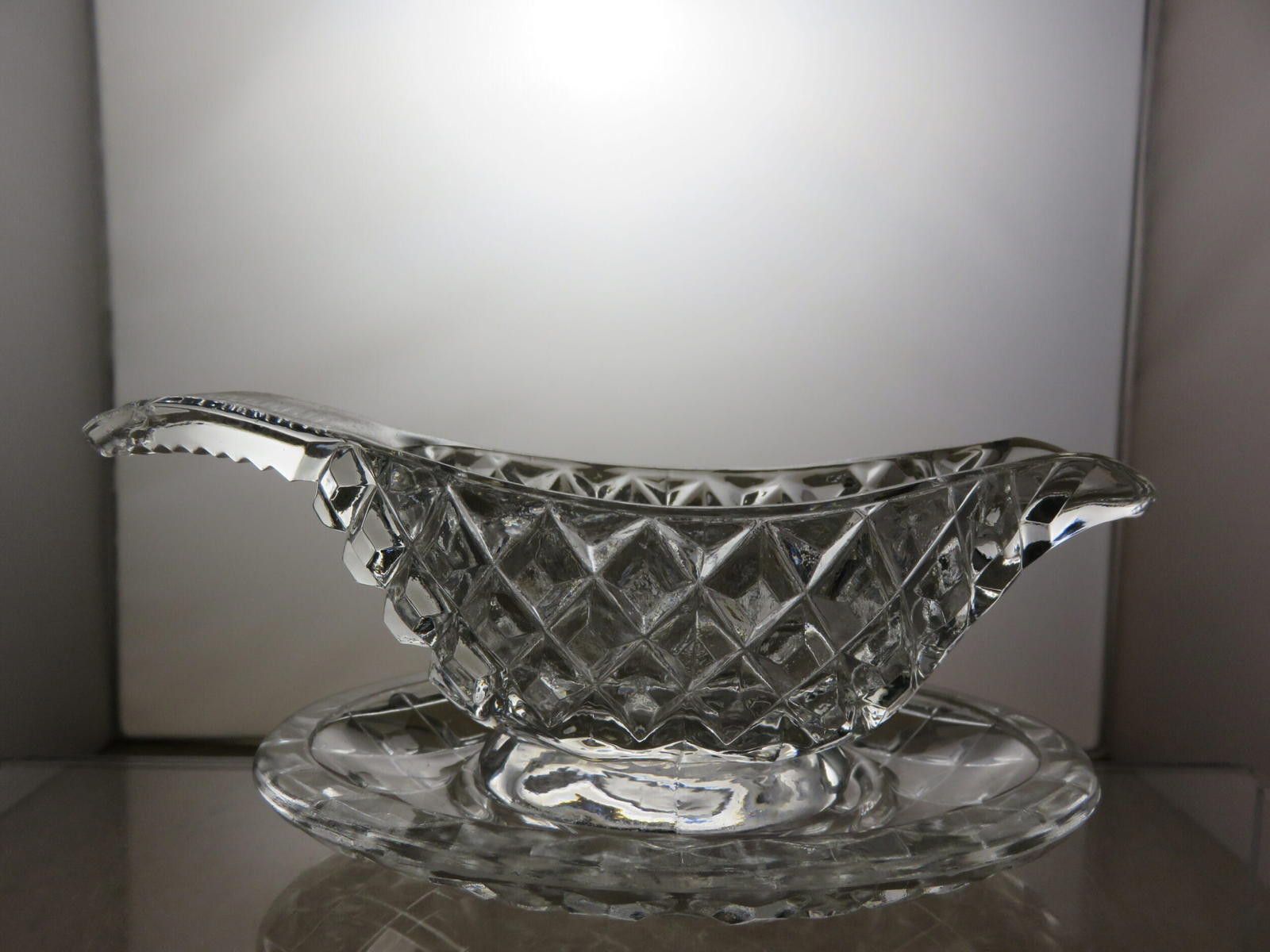 The Unbranded Brand Pressed Glass Gravy Sauce Boat And Saucer Set 5 3/4" Size ONE SIZE - 4 Thumbnail