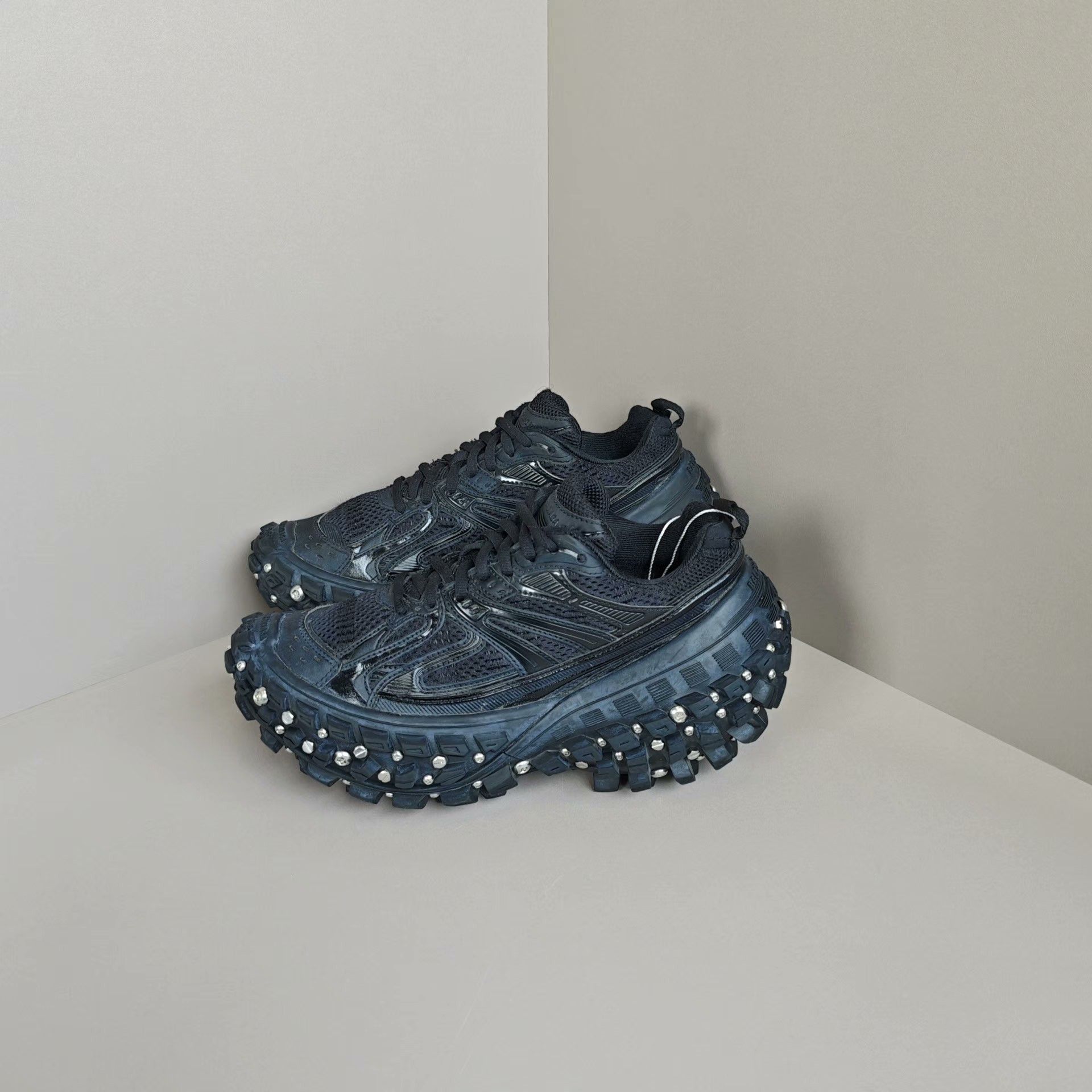 Balenciaga Balenciaga Lowtop Sneakers us_6 Women Size US 6 / IT 36 - 1 Thumbnail