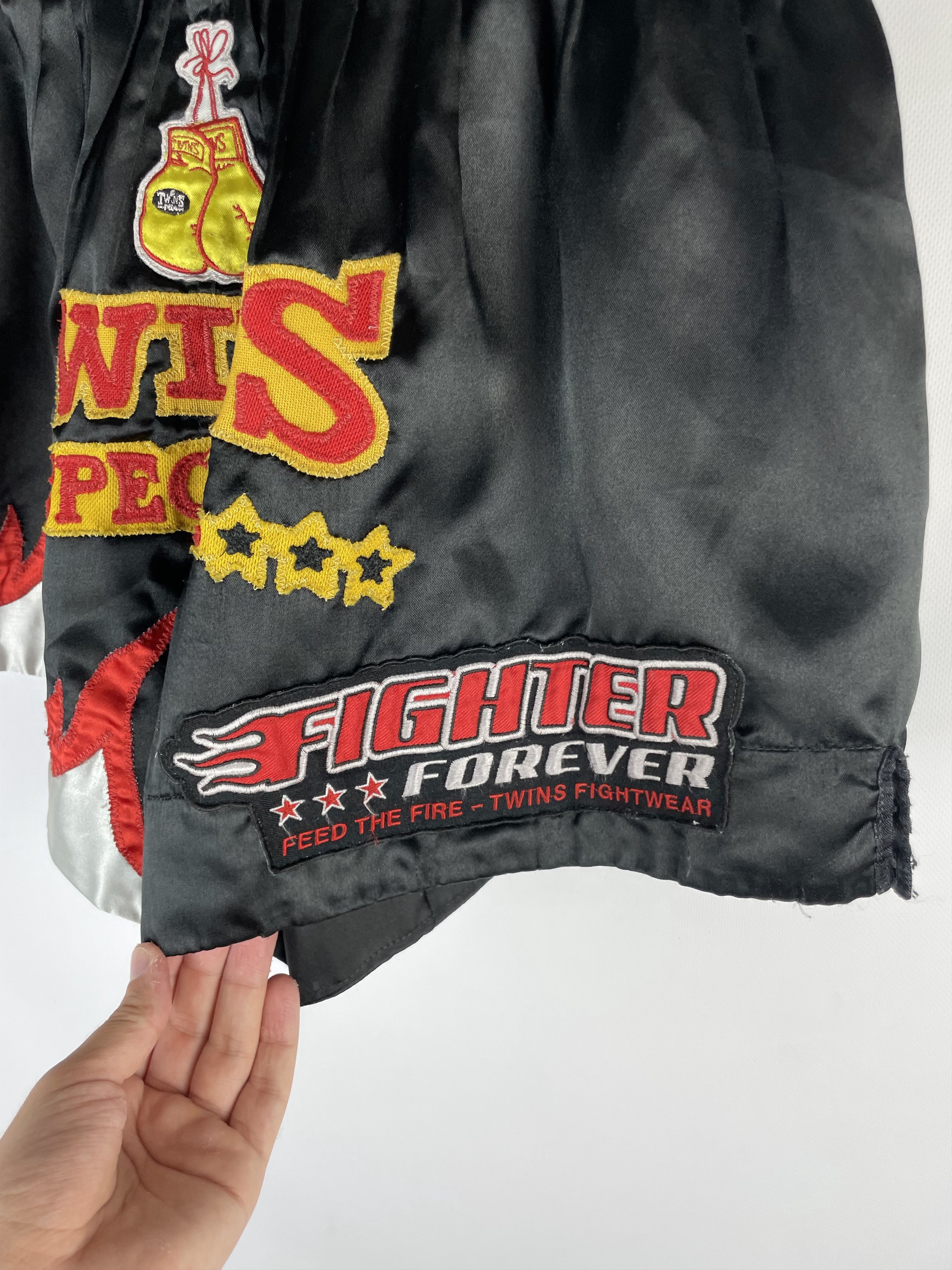 Twins Muay Thai Boxing Vintage Shorts Big Logo Size US 36 / EU 52 - 5 Thumbnail