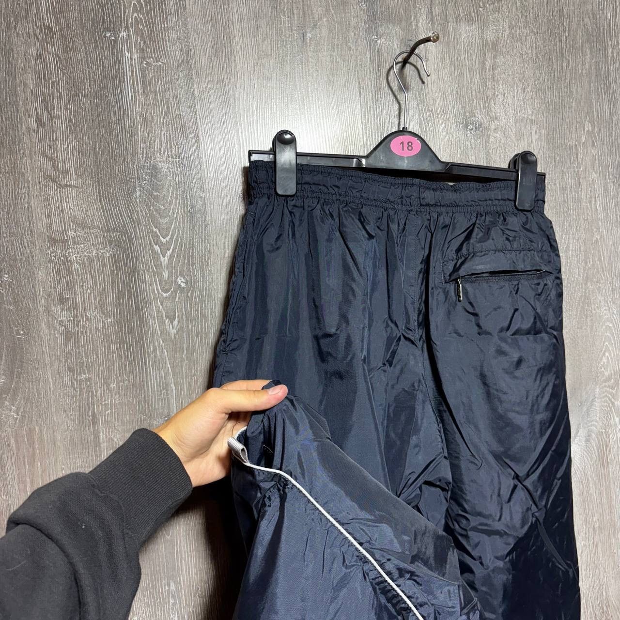 Nike Vintage Nike Track Pants Y2K Black Man size M Size US 31 - 9 Thumbnail