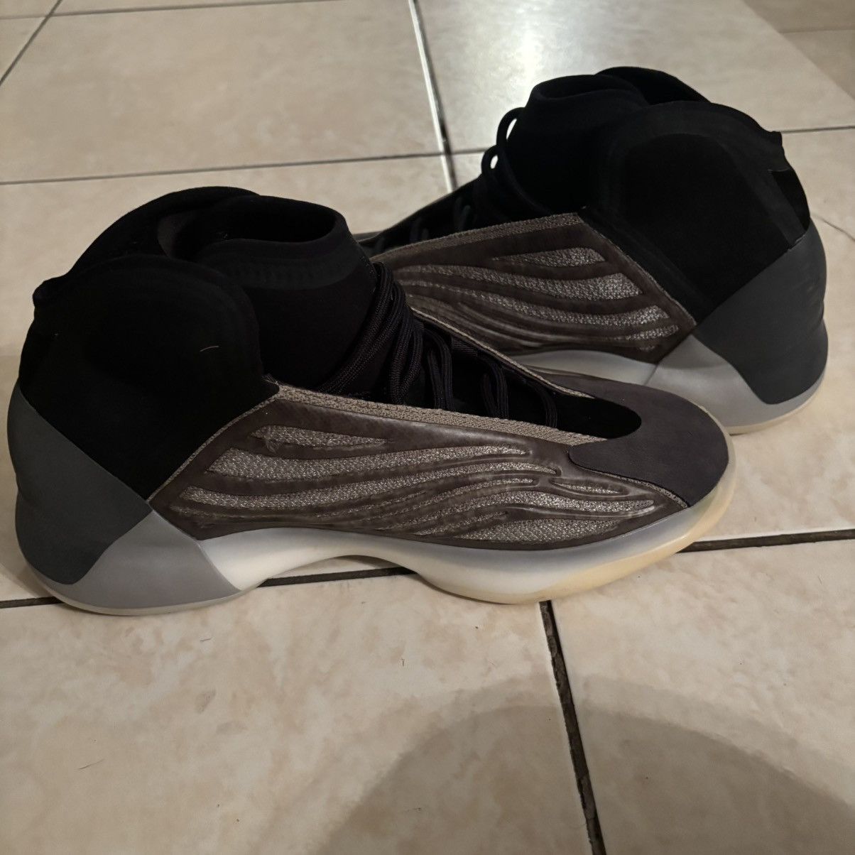 Yeezy Yeezy QNTM Size US 11 / EU 44 - 4 Thumbnail