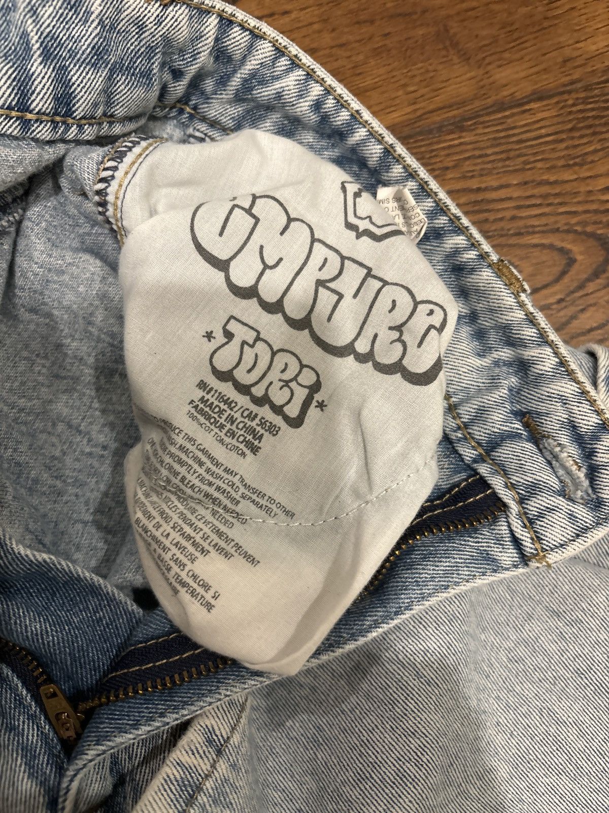 Zumiez Light Washed Baggy Wide Legged Jeans Size 27" / US 4 / IT 40 - 8 Thumbnail