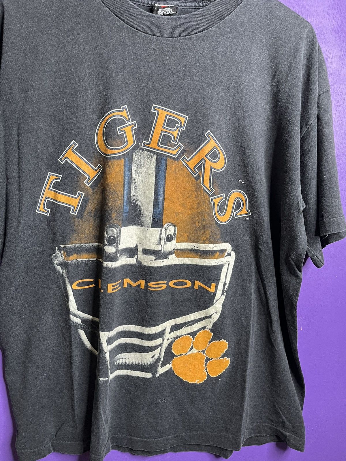 Other Vintage 90s Clemson tigers helmet faded t-shirt Size US XL / EU 56 / 4 - 3 Thumbnail