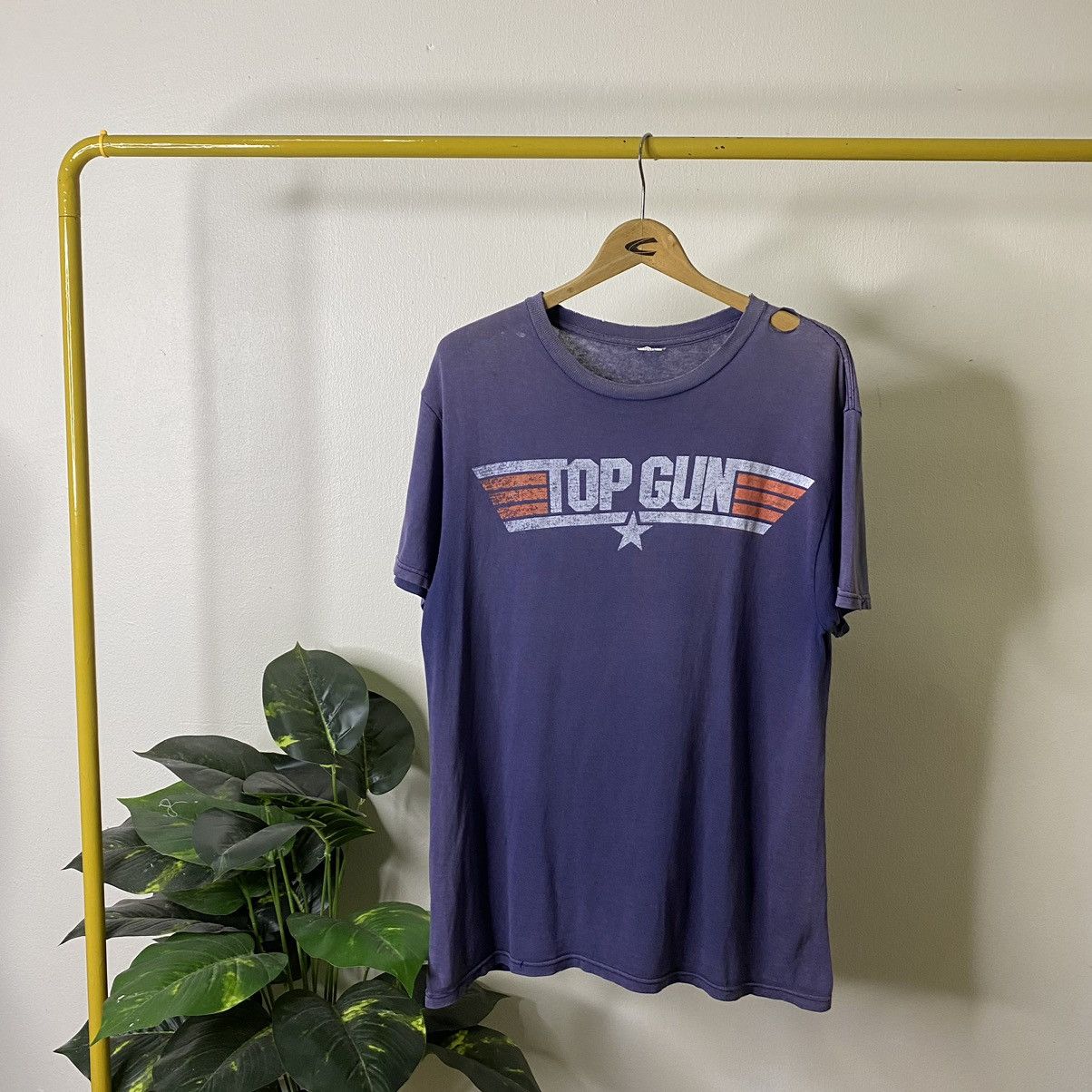 Vintage Vintage 2000s Top Gun Movie Promo Distressed Tee Size US M / EU 48-50 / 2 - 1 Thumbnail