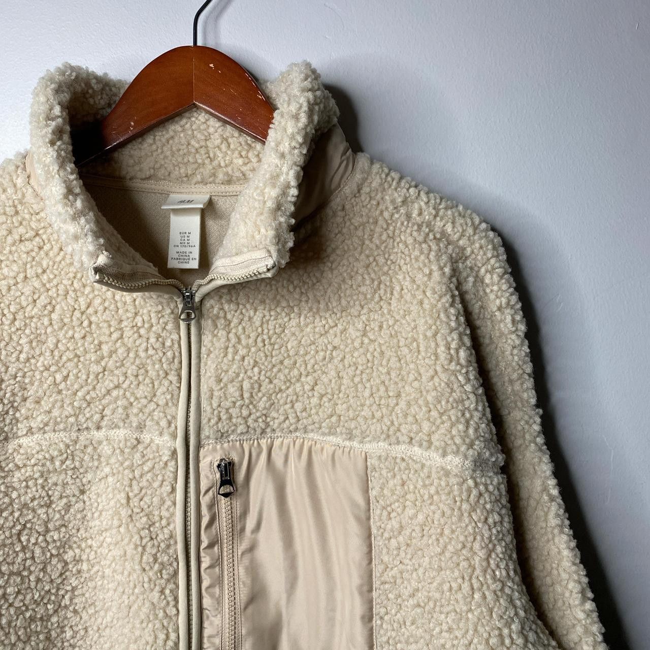 H&M Cream fleece jacket with pockets size medium Size US M / EU 48-50 / 2 - 3 Thumbnail