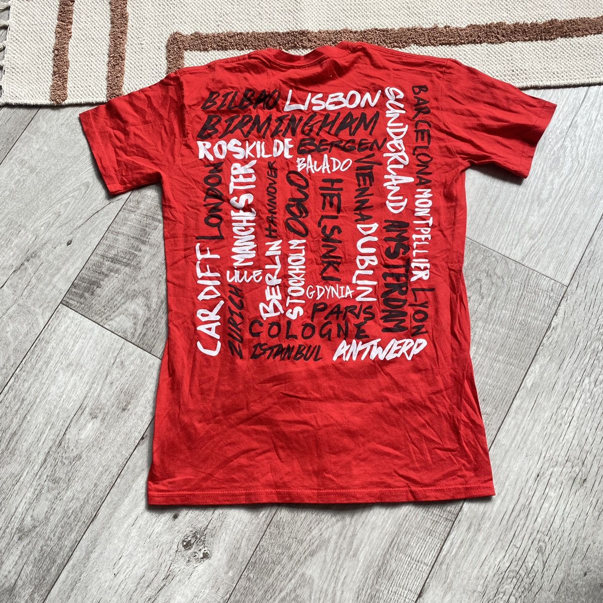 Band Tees RIHANNA Y2K TOUR LOST IN PARADISE DIAMONDS T SHIRT Size US S / EU 44-46 / 1 - 2 Thumbnail