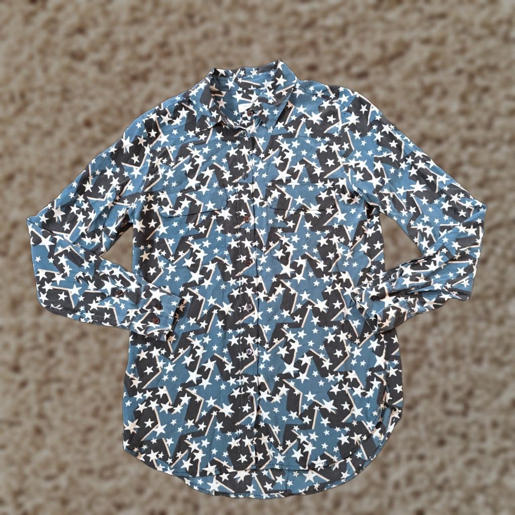 Equipment VINTAGE Equipment Femme Top Blouse Womens XS Blue Silk Stars Button Casual Career Size XS / US 0-2 / IT 36-38 - 1 Thumbnail
