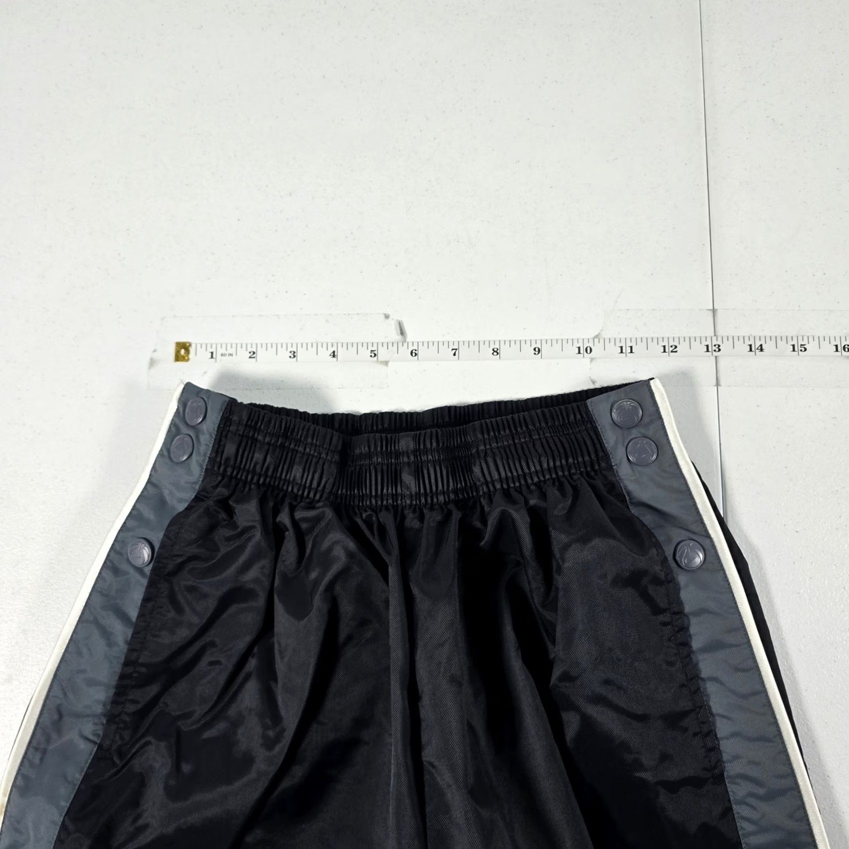 Nike Item Specifications: Brand: Nike Size US 31 - 3 Thumbnail