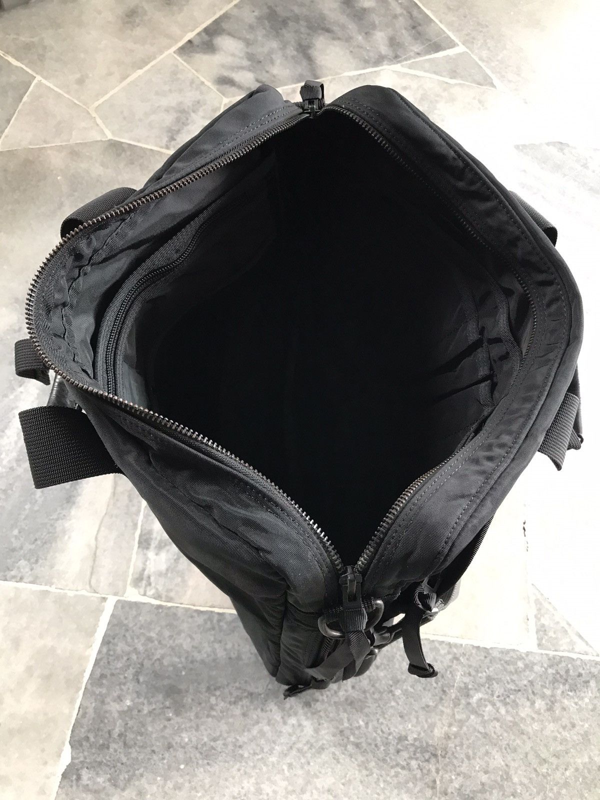 Japanese Brand × Porter Vintage Luggage Label Yoshida Messenger Bag Size ONE SIZE - 5 Thumbnail