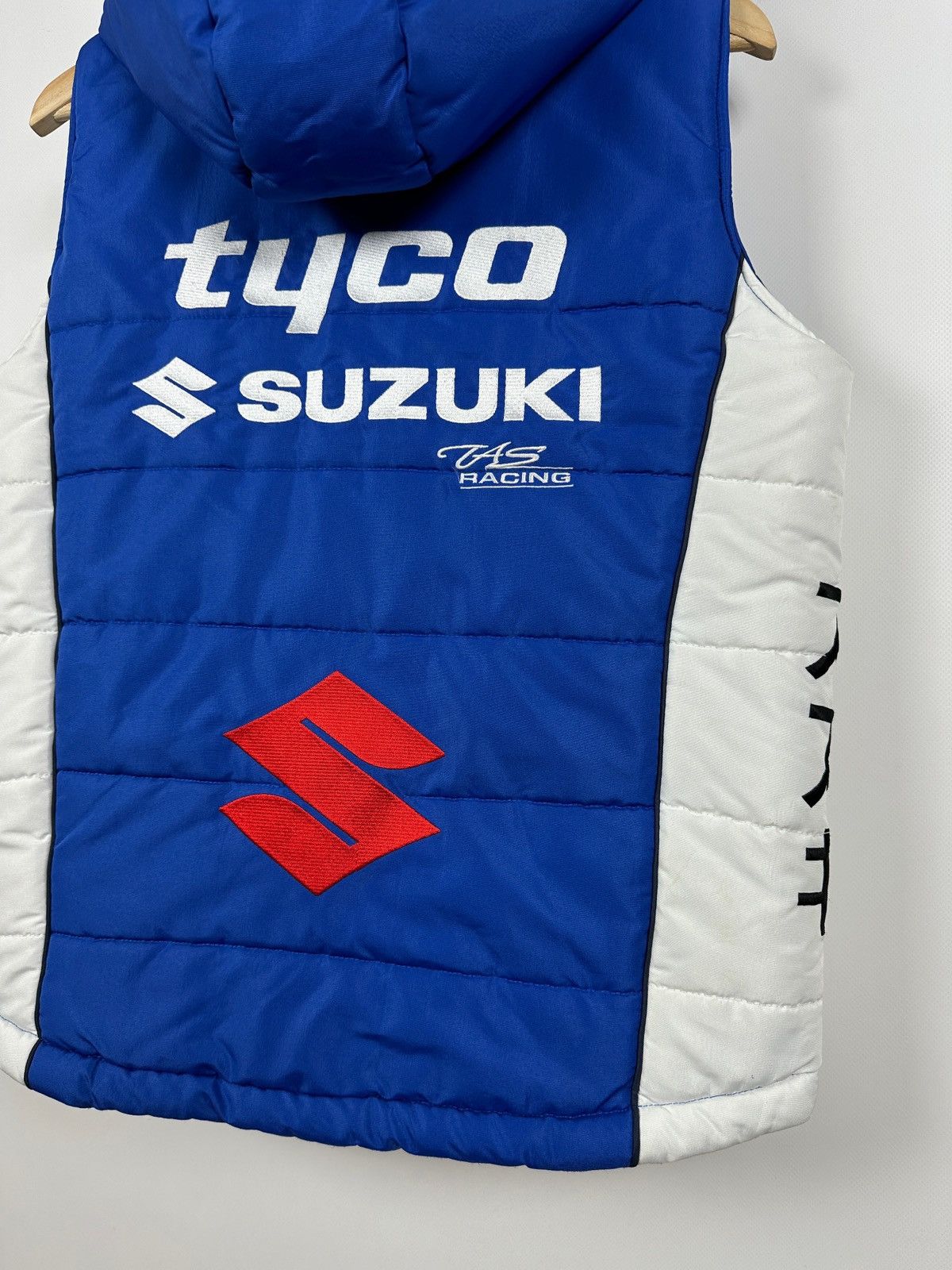 Formula 1 Suzuki GSXR Tyco TAS Racing Blue Motorcycle Fleece Vest Size US S / EU 44-46 / 1 - 18 Thumbnail