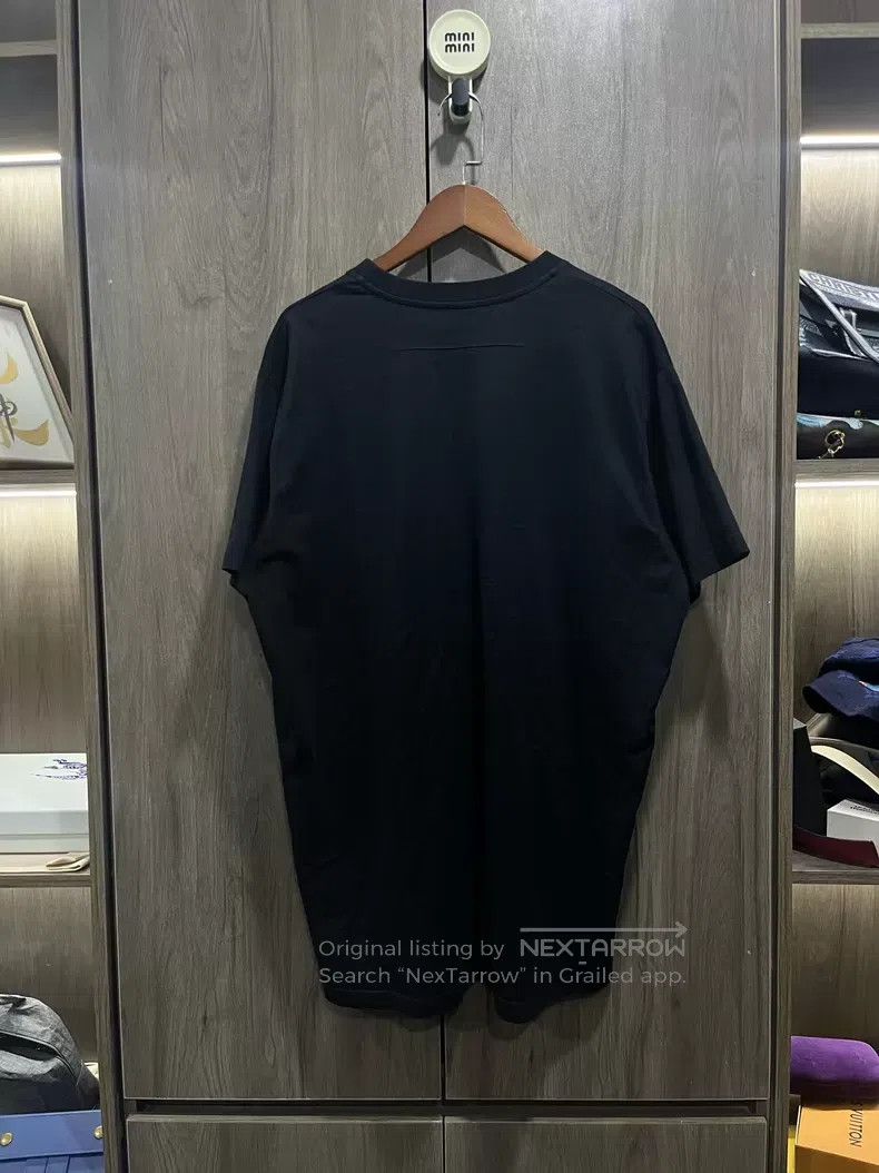 Givenchy Givenchy Black T-shirt with rose flower letter print on ch Size US L / EU 52-54 / 3 - 2 Thumbnail