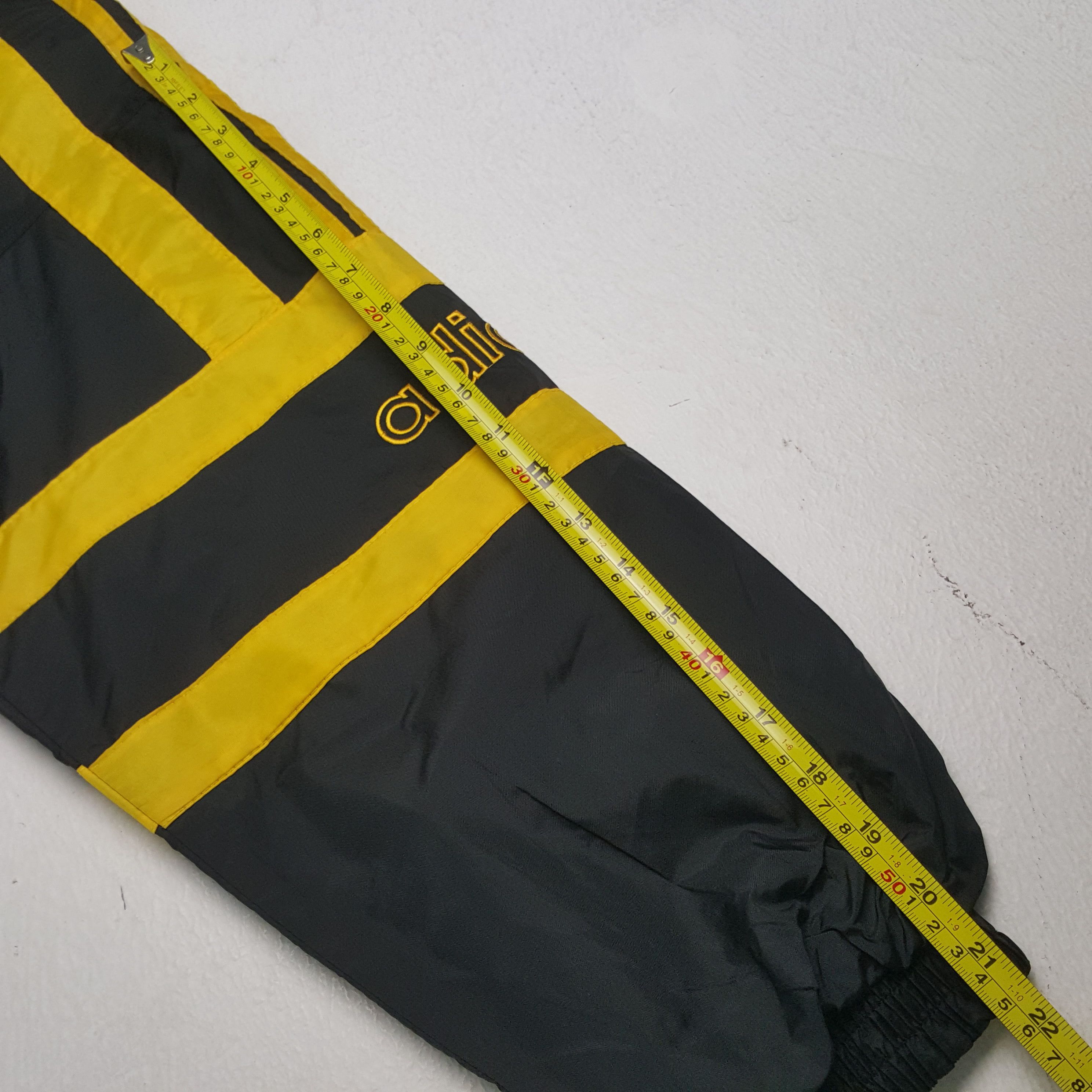 Adidas Vintage Adidas Sportswear Big Logo Windbreaker Jacket RR2 Size US XL / EU 56 / 4 - 7 Thumbnail