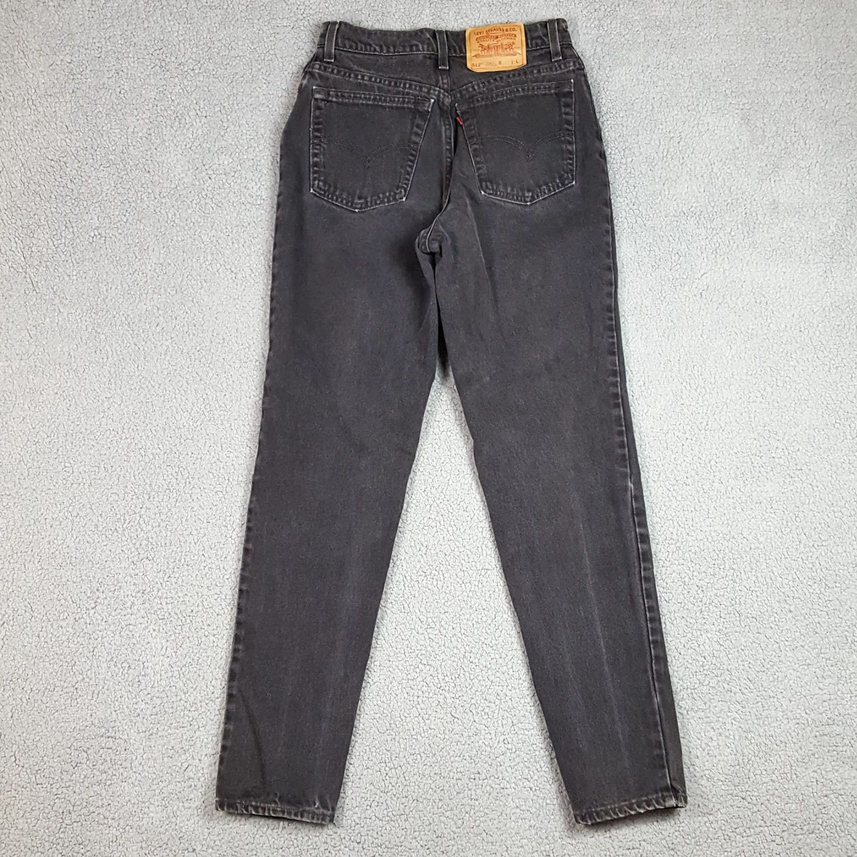 Levi's VINTAGE Levi's 512 Slim Fit Tapered Leg Jeans Women's Size 11 Jr Black Denim 90s Grunge Size 32" / US 10 / IT 46 - 7 Thumbnail