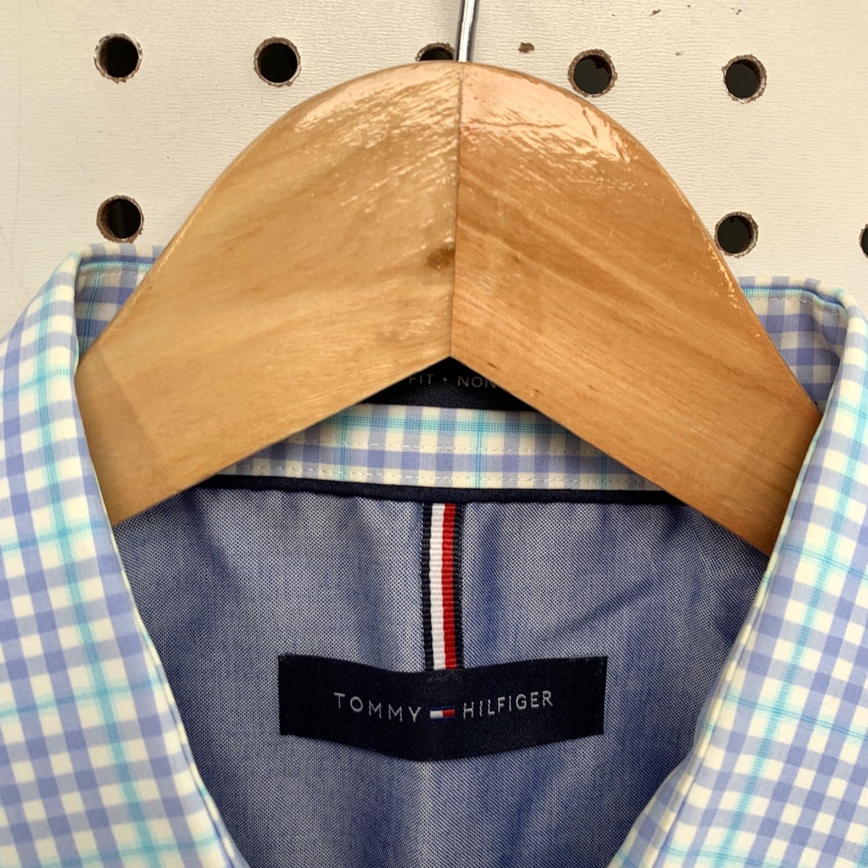 Tommy Hilfiger Tommy Hilfiger Button Shirt Long Sleeve Mens Size 16.5 34/35 White Purple Check Size US XL / EU 56 / 4 - 7 Thumbnail