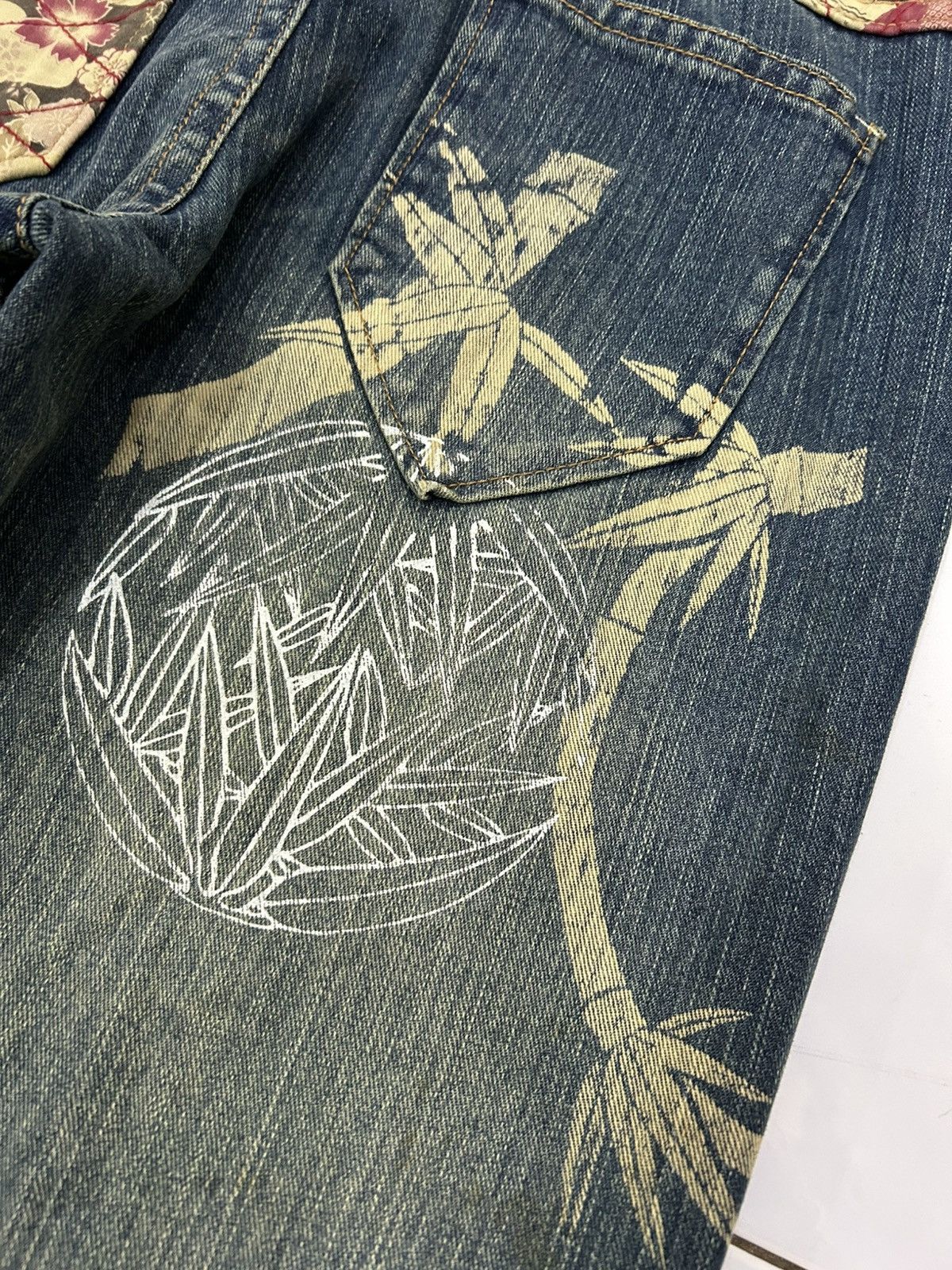 Japanese Brand Vintage Japanese Karakuri Sukajan Style Straight Jeans Size US 33 - 13 Thumbnail