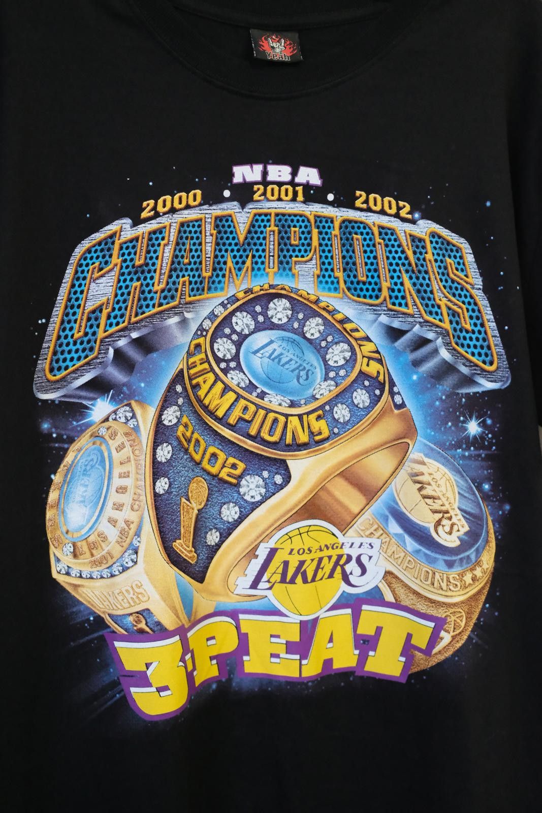 Vintage 2010's Los Angeles Lakers Champion 3-Peat T-Shirt Size ONE SIZE - 2 Thumbnail