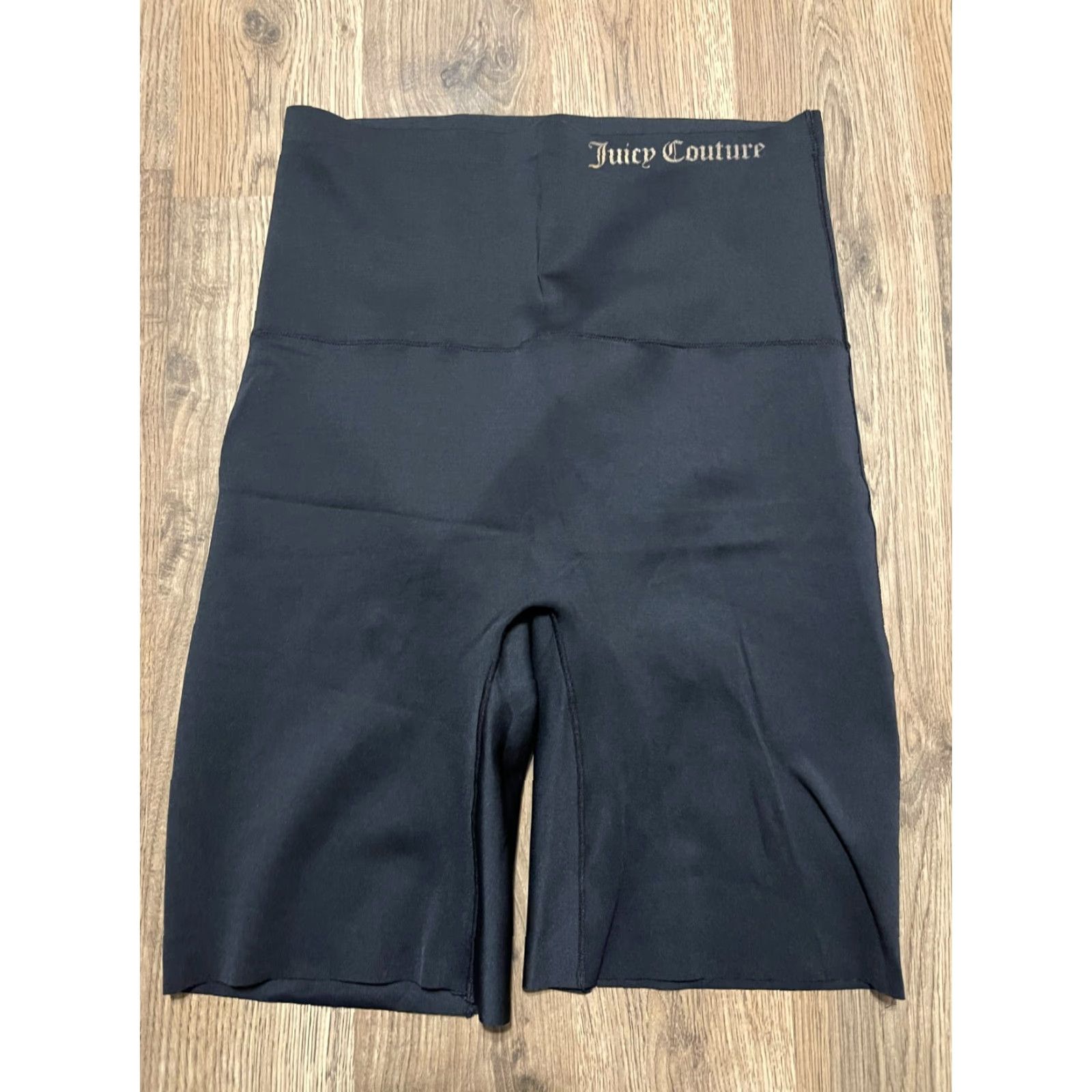 Juicy Couture Juicy Couture Shorts Women’s Size M Black Pull On Bike Regular Inseam 7 in Size 32" / US 10 / IT 46 - 2 Thumbnail
