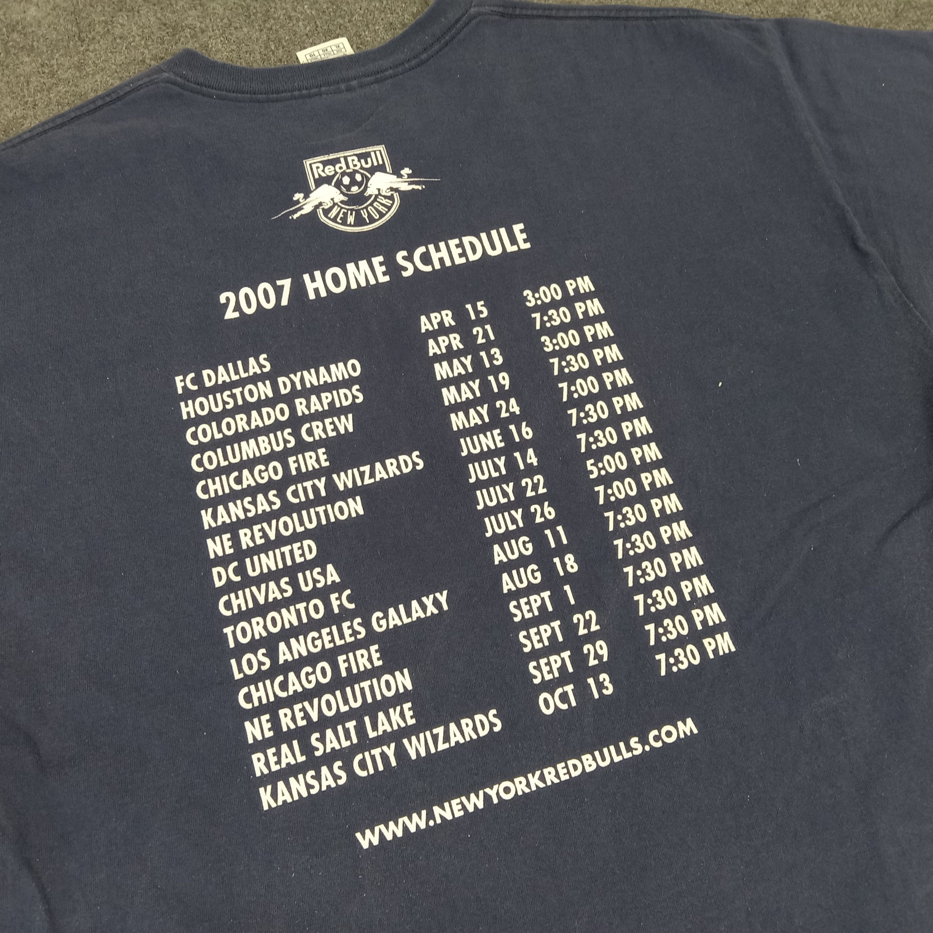 Band Tees × Red Bull × Vintage Red Bull NEW YORK Energy Drink Sportswear Tshirt Size US XL / EU 56 / 4 - 4 Thumbnail
