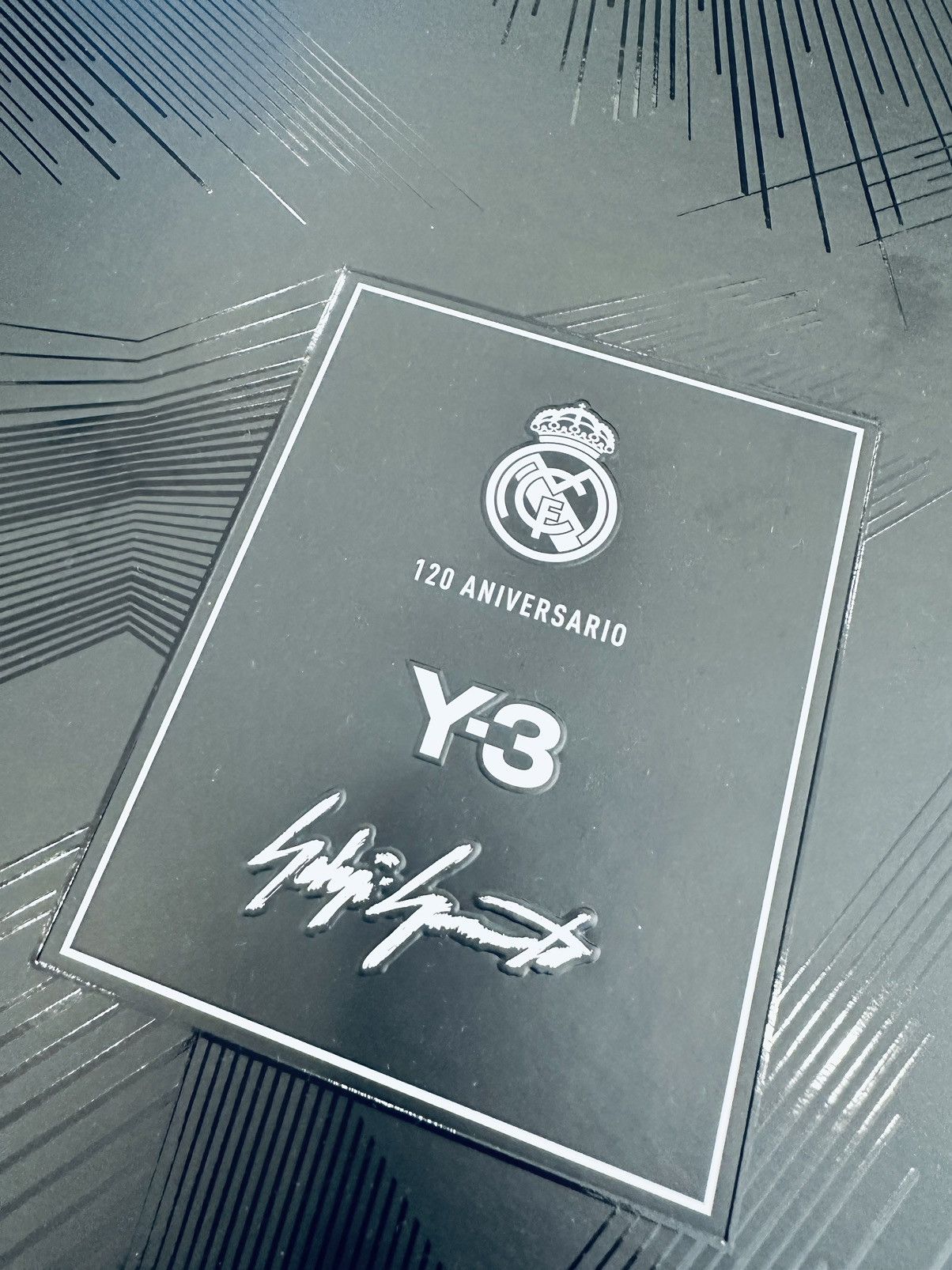 Y-3 Adidas HI3983 xY-3 x Real Madrid rozmiar L Size US L / EU 52-54 / 3 - 4 Thumbnail