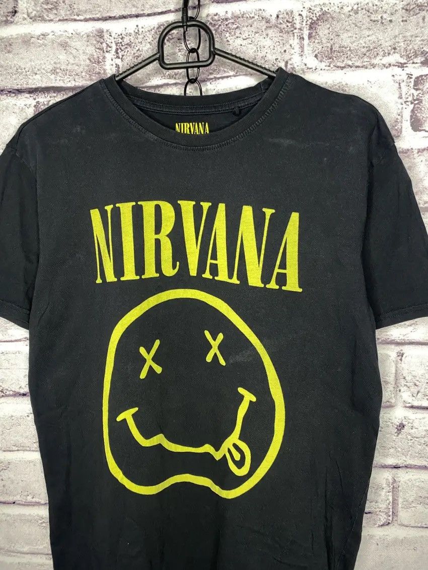 Band Tees MENS T-Shirt Vintage Y2K Nirvana Smile Print 2017 Size US M / EU 48-50 / 2 - 2 Thumbnail