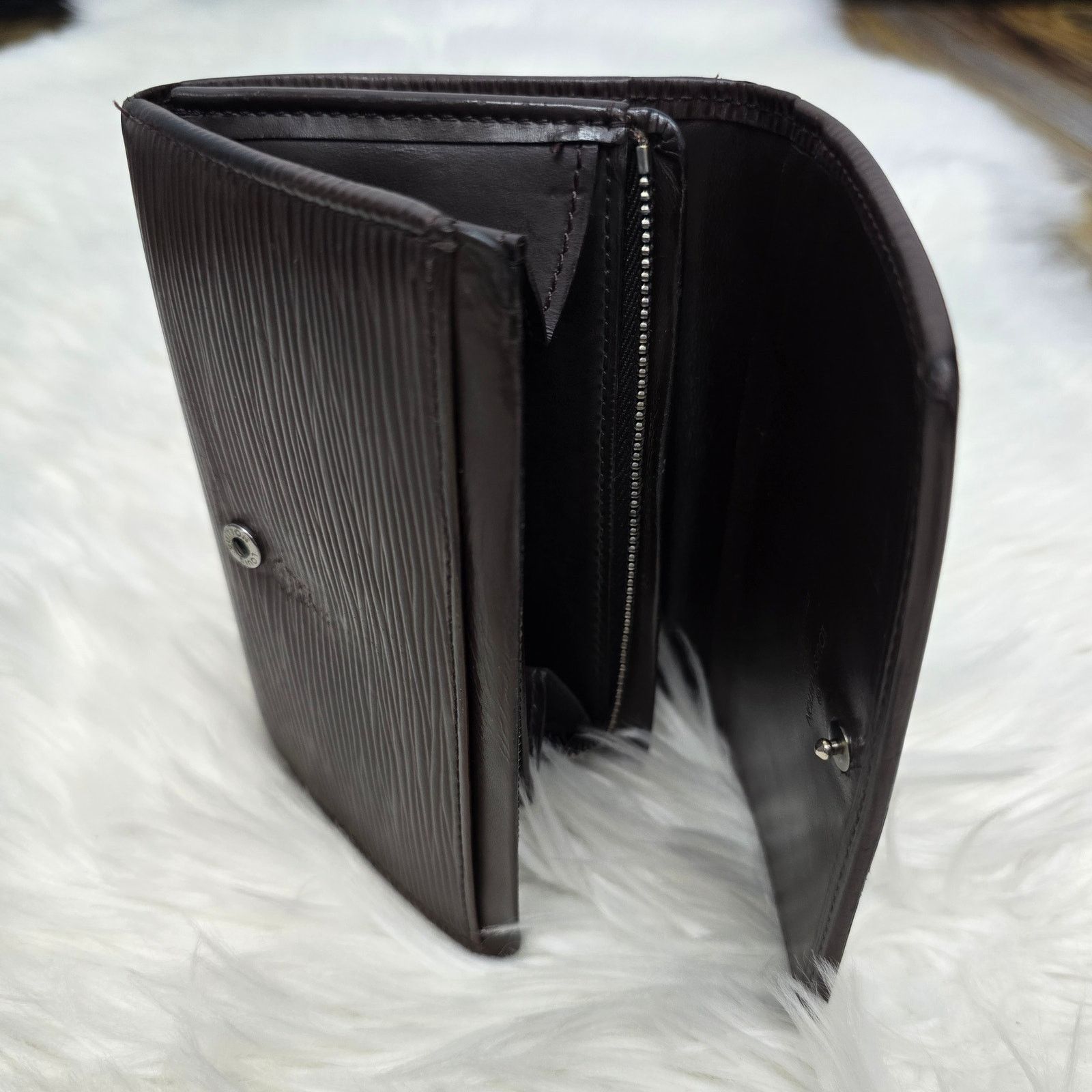 Louis Vuitton LOUIS VUITTON Epi Leather Wallet Porte Monnaie Bifold Brown Size ONE SIZE - 10 Thumbnail