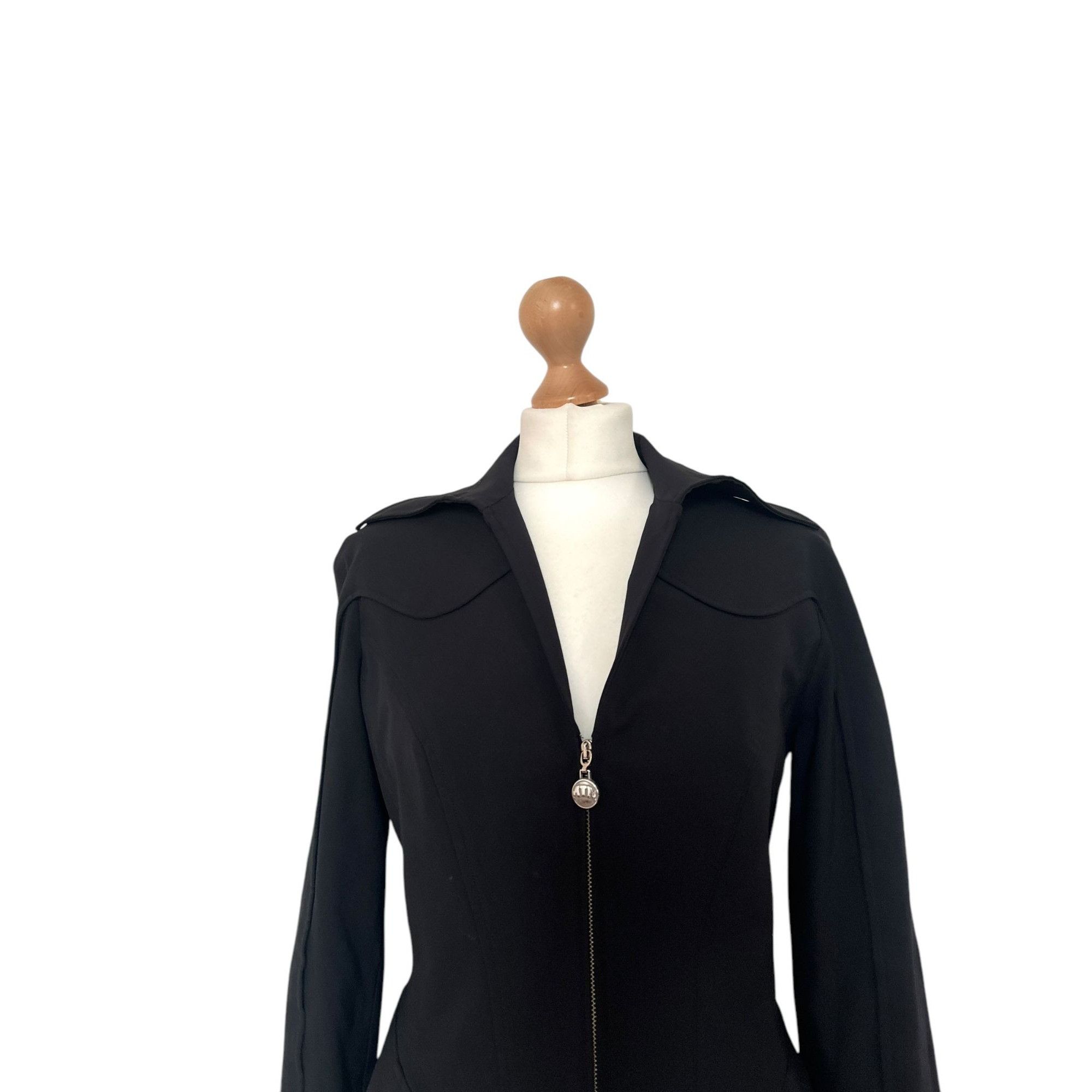 Thierry Mugler Vintage Sculptural Black Jacket Size M / US 6-8 / IT 42-44 - 2 Thumbnail