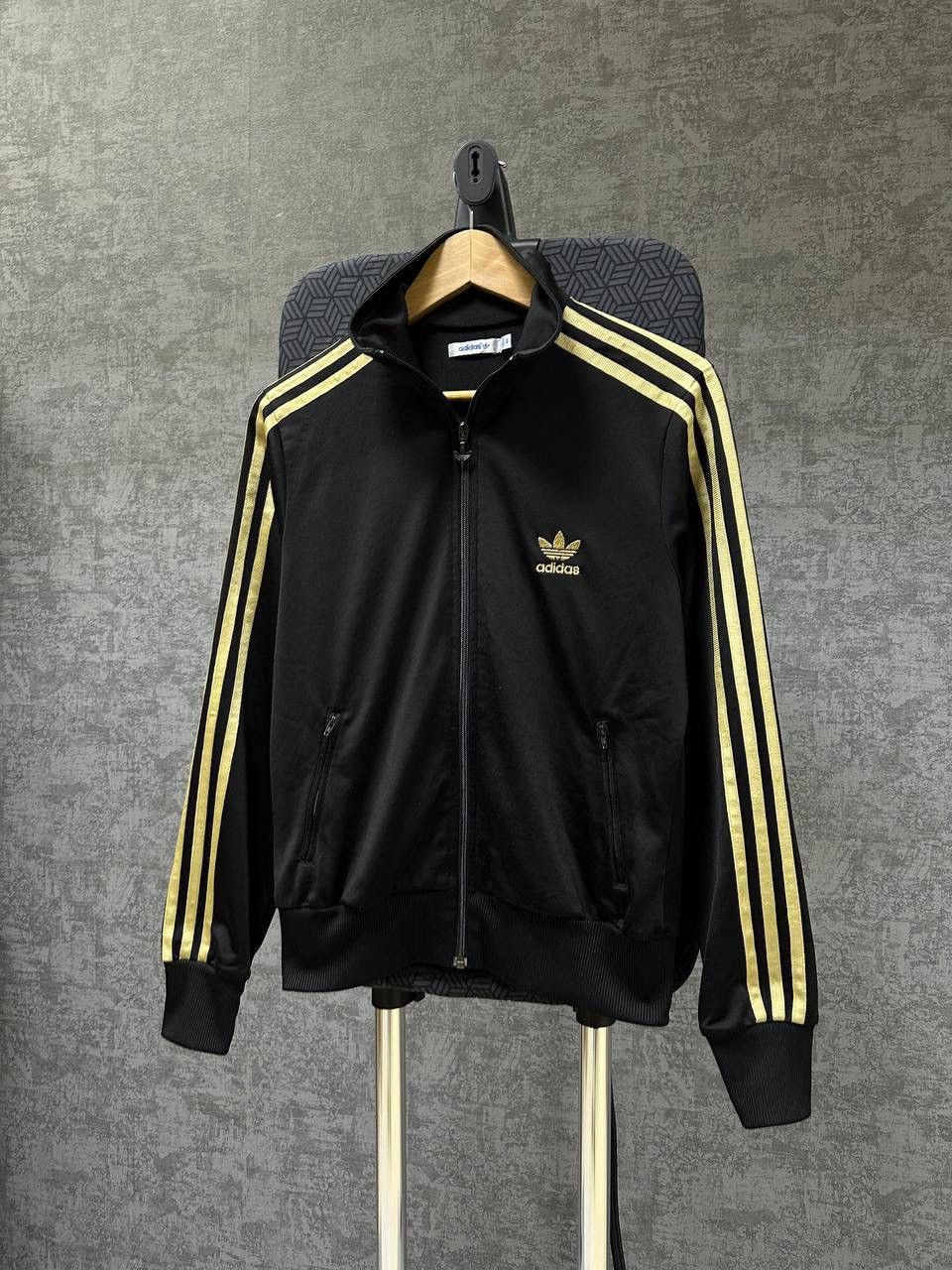 Adidas × Vintage Vintage Adidas Black Big Logo Full Zip Hoodie Size US M / EU 48-50 / 2 - 7 Thumbnail