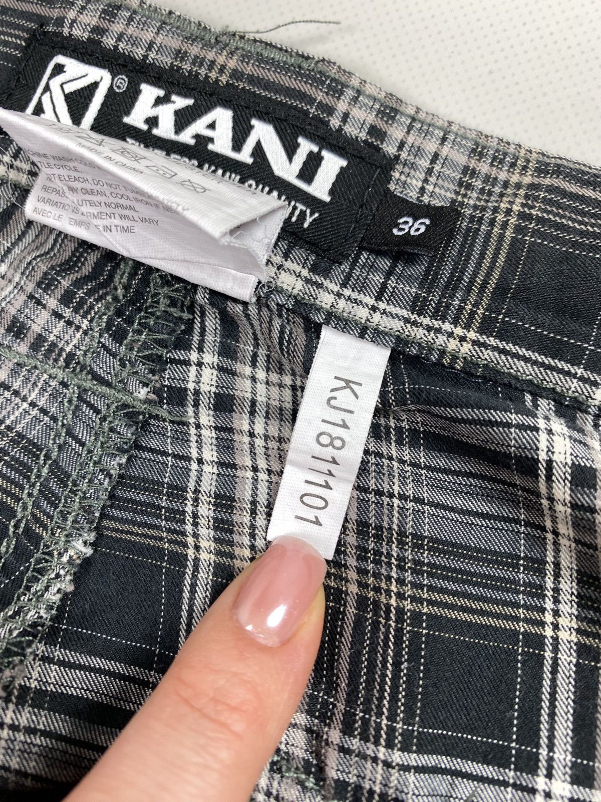 Karl Kani × Vintage Karl Kani men’s checked cargo rap shorts size 36 Size US 36 / EU 52 - 14 Thumbnail