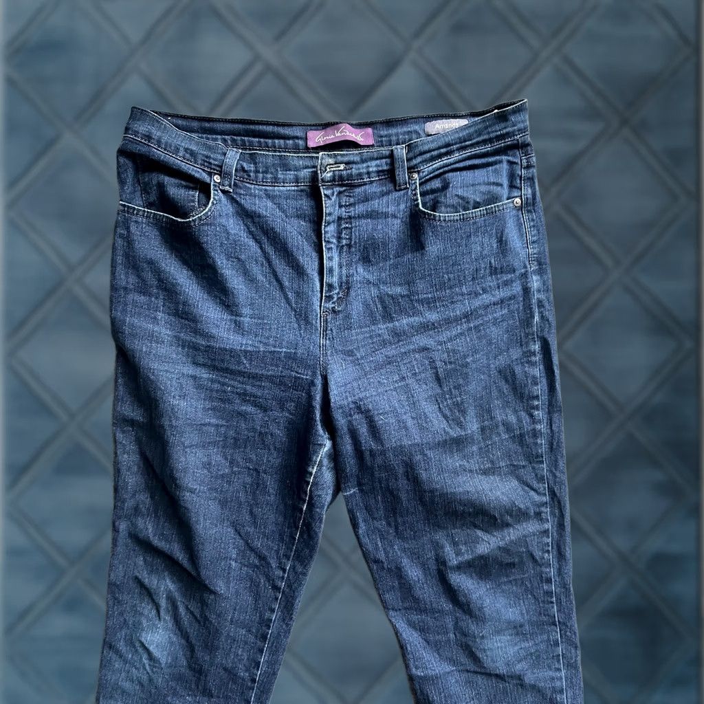 Gloria Vanderbilt Gloria Vanderbilt Amanda Jeans Straight Women 16 Blue Denim 28 In Inseam Medium Wash Regular Rise Size 38" / US 16 / IT 52 - 1 Thumbnail