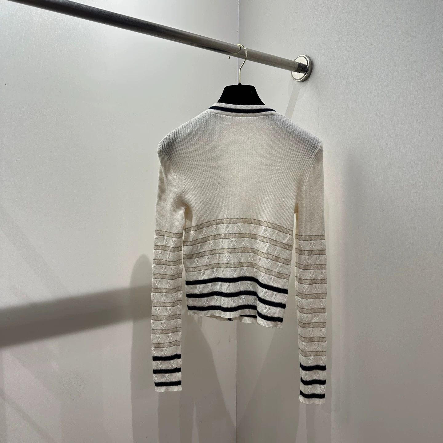Chanel Chanel apr117 22B Stripe Logo Cashmere Cardigan 36 Size XS / US 0-2 / IT 36-38 - 2 Thumbnail