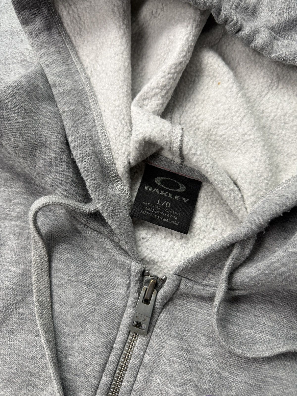 Oakley Vintage Oakley Zip Hoodie Size US L / EU 52-54 / 3 - 9 Thumbnail