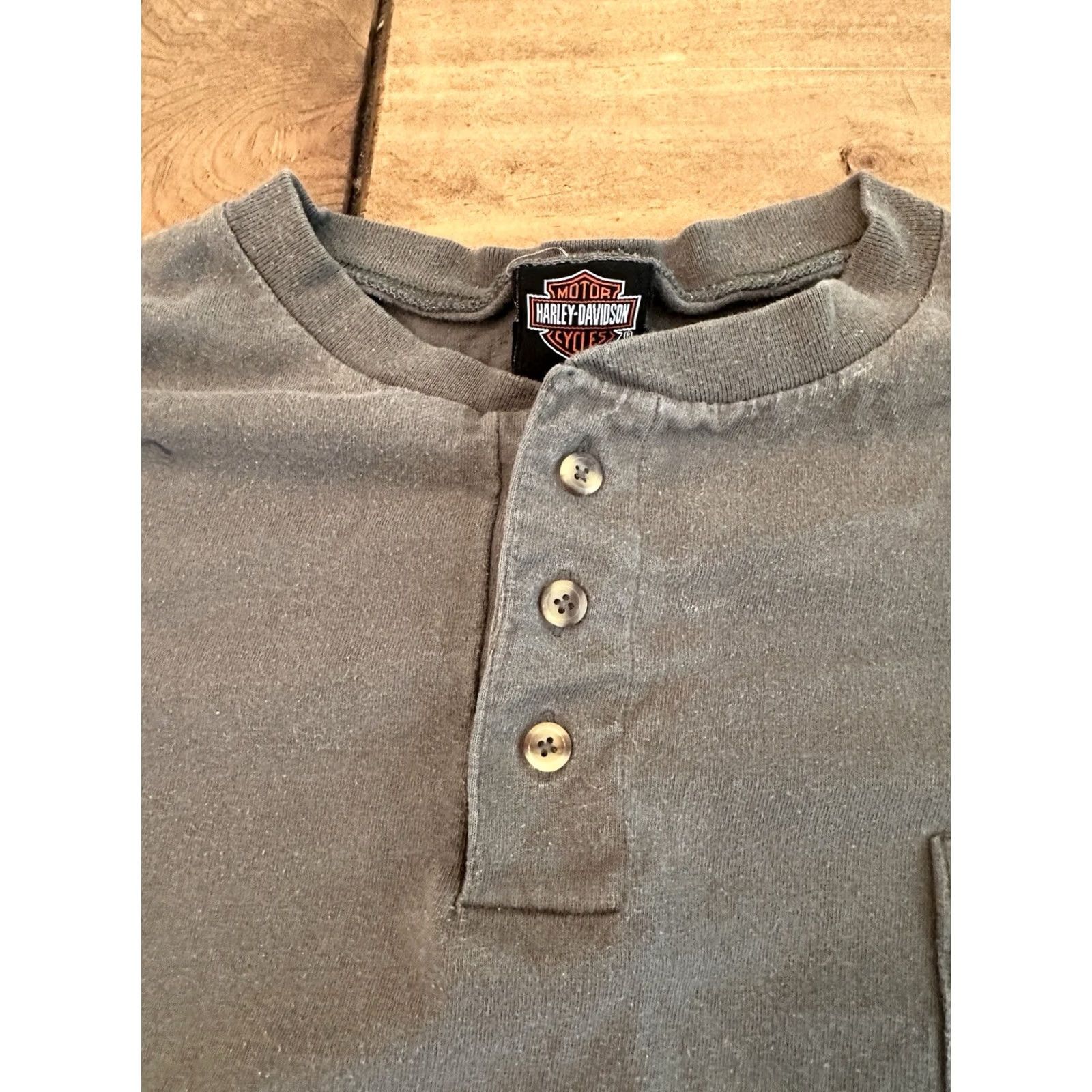 Harley Davidson VINTAGE Harley-Davidson Shirt Button-Up Short Sleeve XL Men Gray 3 Button Eagle Rock Pocatello ID 90s Size US XL / EU 56 / 4 - 3 Thumbnail