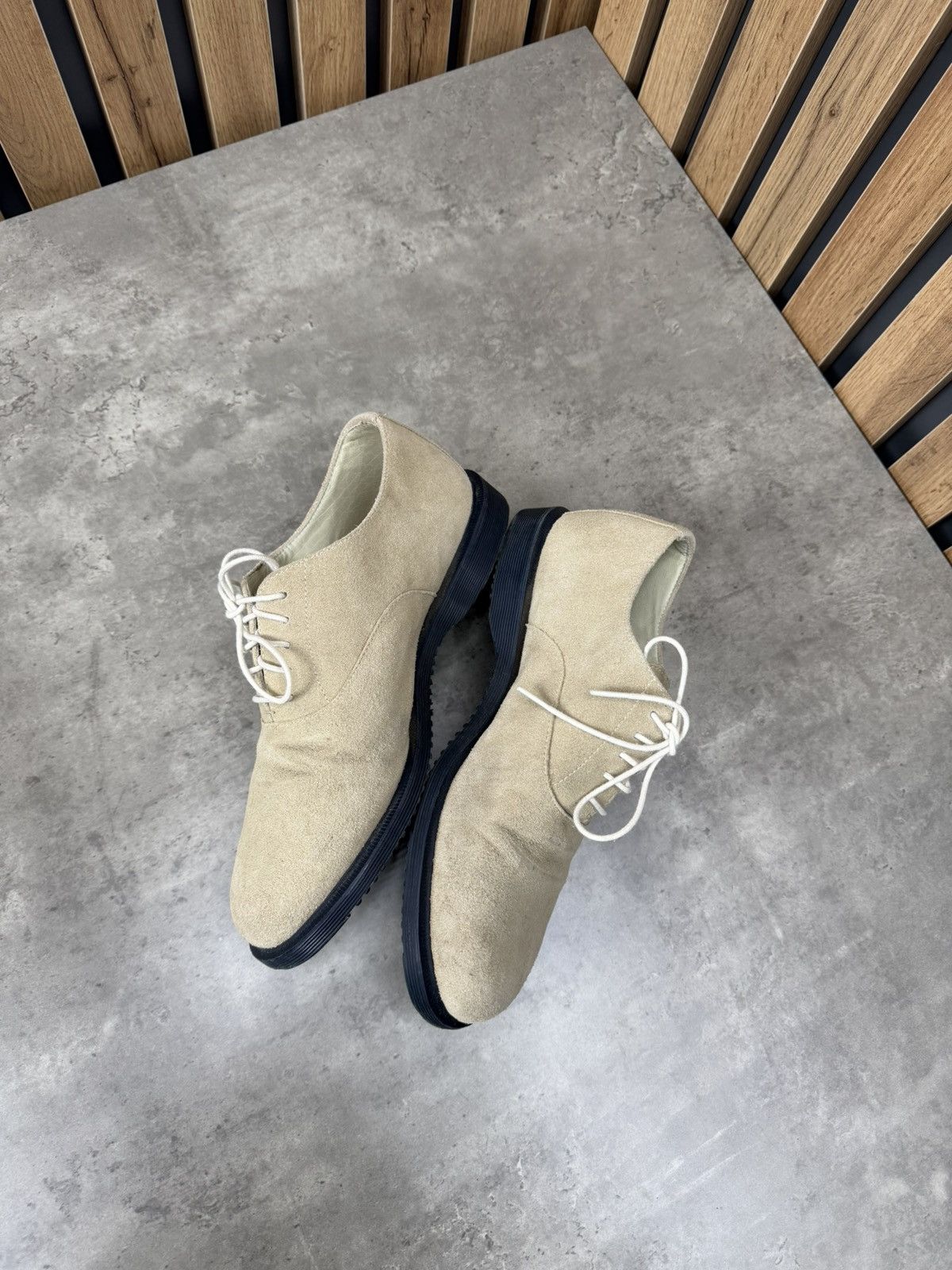 Dr. Martens Dr. Martens Henley Suede Derby Shoes Beige EU 43 US 10 Size US 9 / EU 42 - 16 Thumbnail