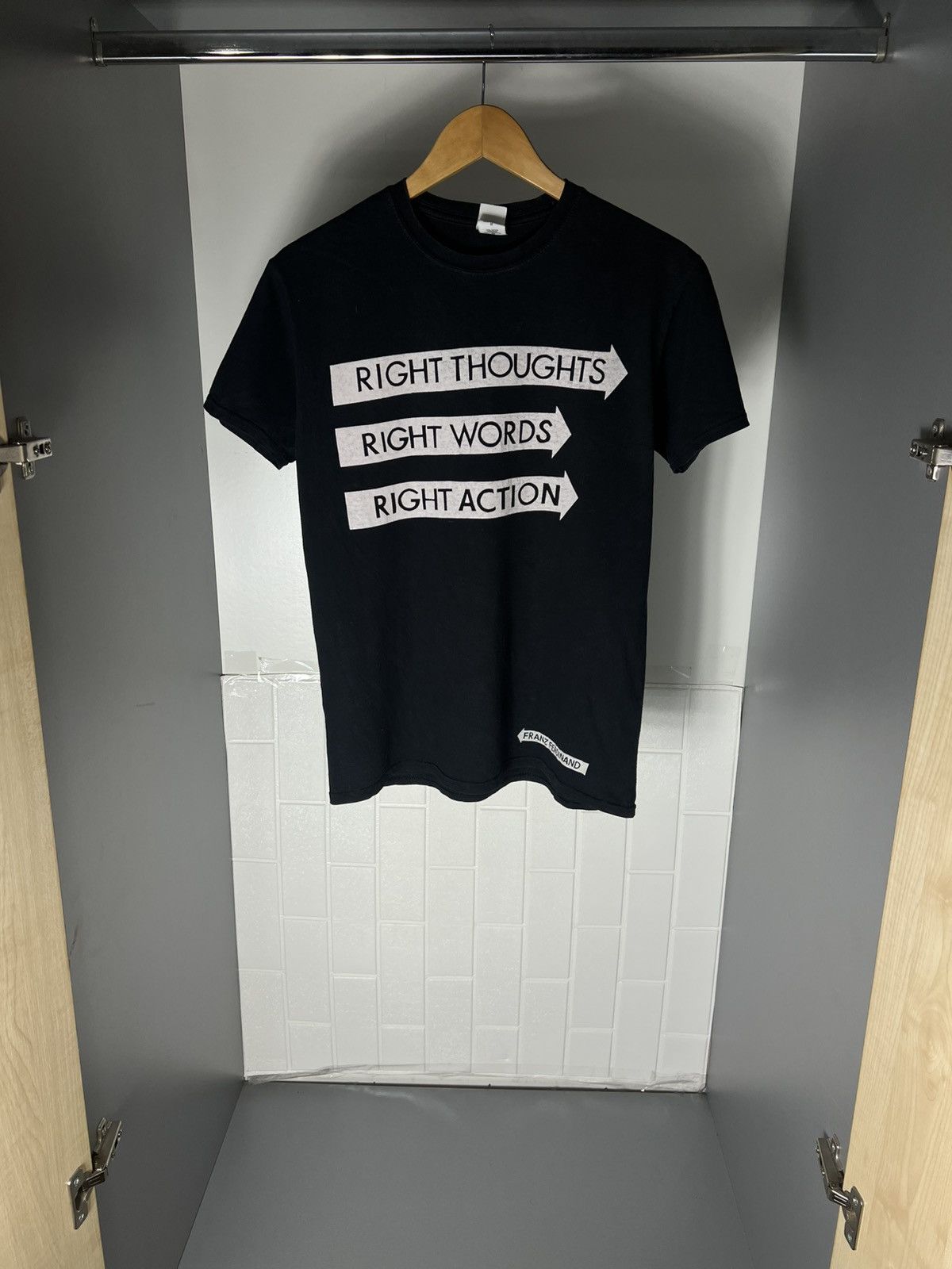 Band Tees VINTAGE FRANZ FERDINAND EUROPEAN TOUR ROCK T-SHIRT Y2K 90s Size US M / EU 48-50 / 2 - 7 Thumbnail
