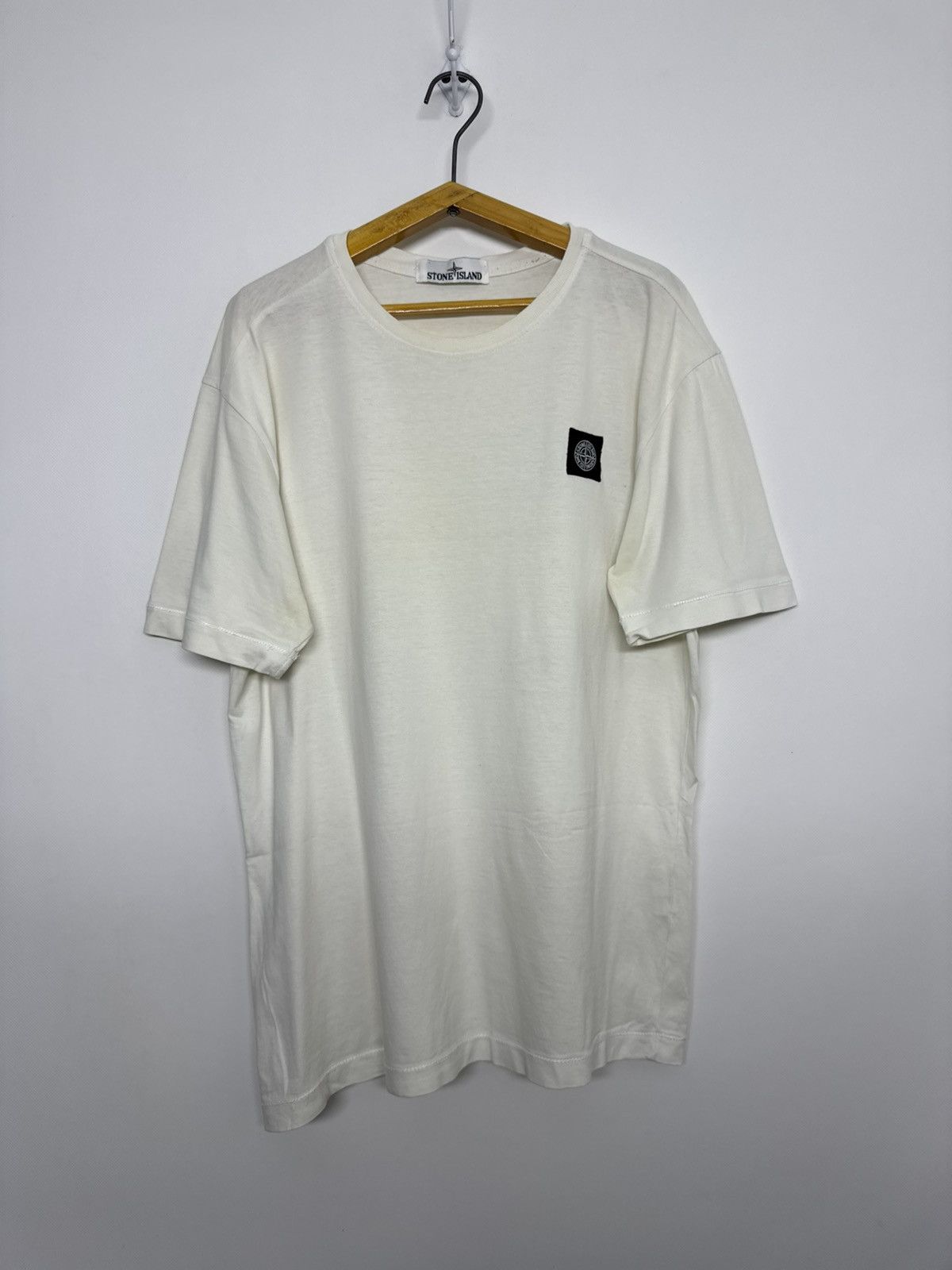Stone Island Stone Island Mens T-Shirt Short Sleeve Logo Patch Casual Size US XL / EU 56 / 4 - 2 Thumbnail