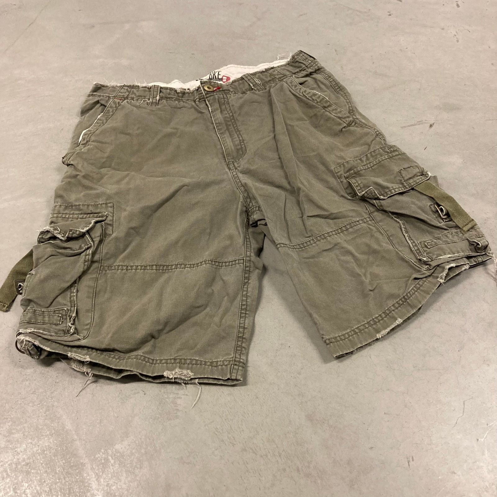 BKE × Vintage vintage baggy y2k Bke cargo shorts 33 Size US 33 - 1 Thumbnail